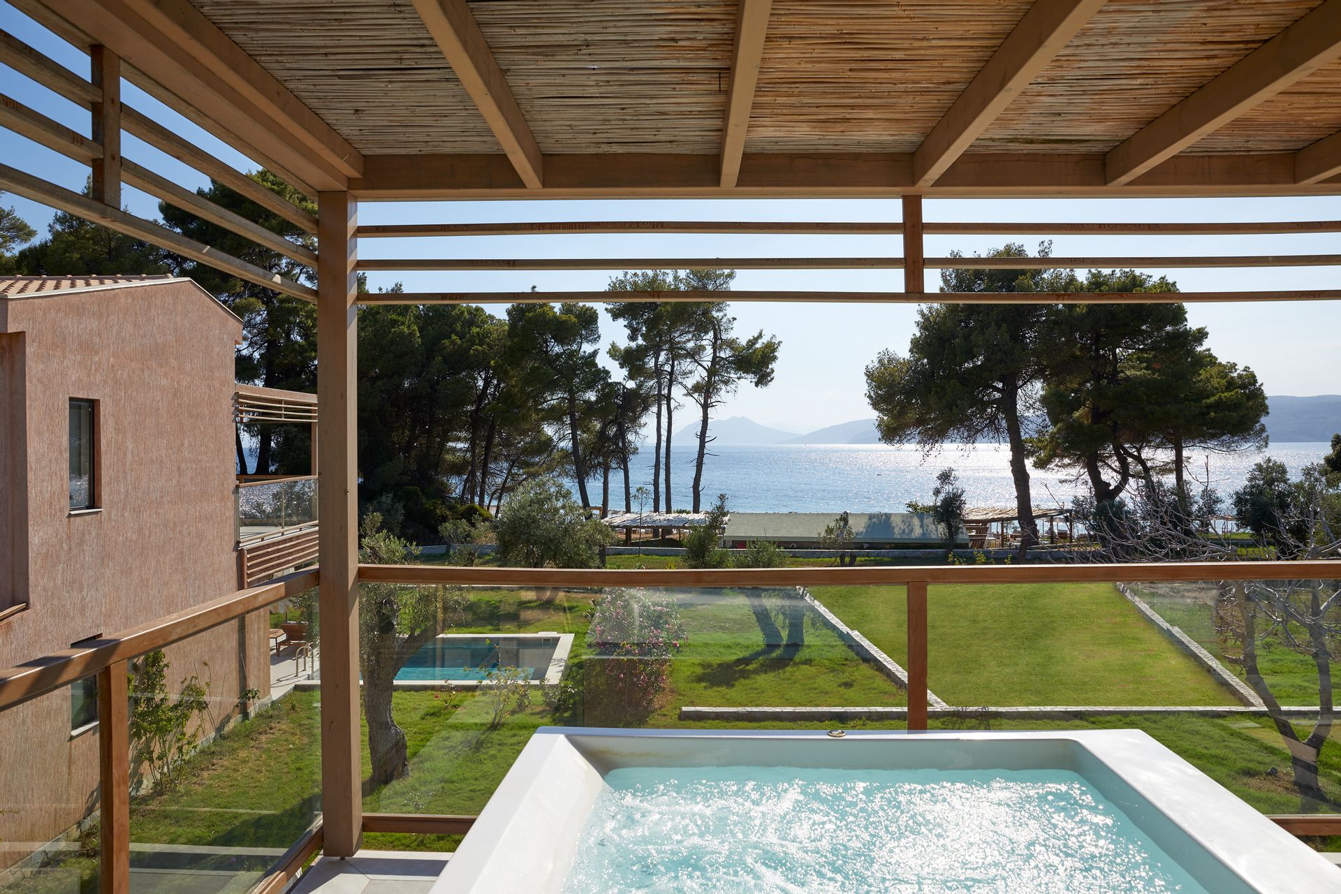 The Sunset Suite | Nest Grove Rooms Villas & Suites