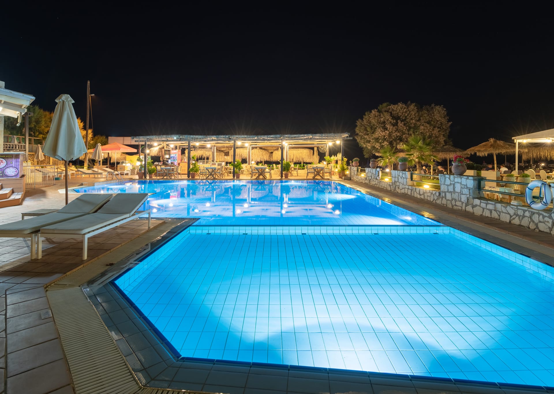 Erato Beach Hotel, ,