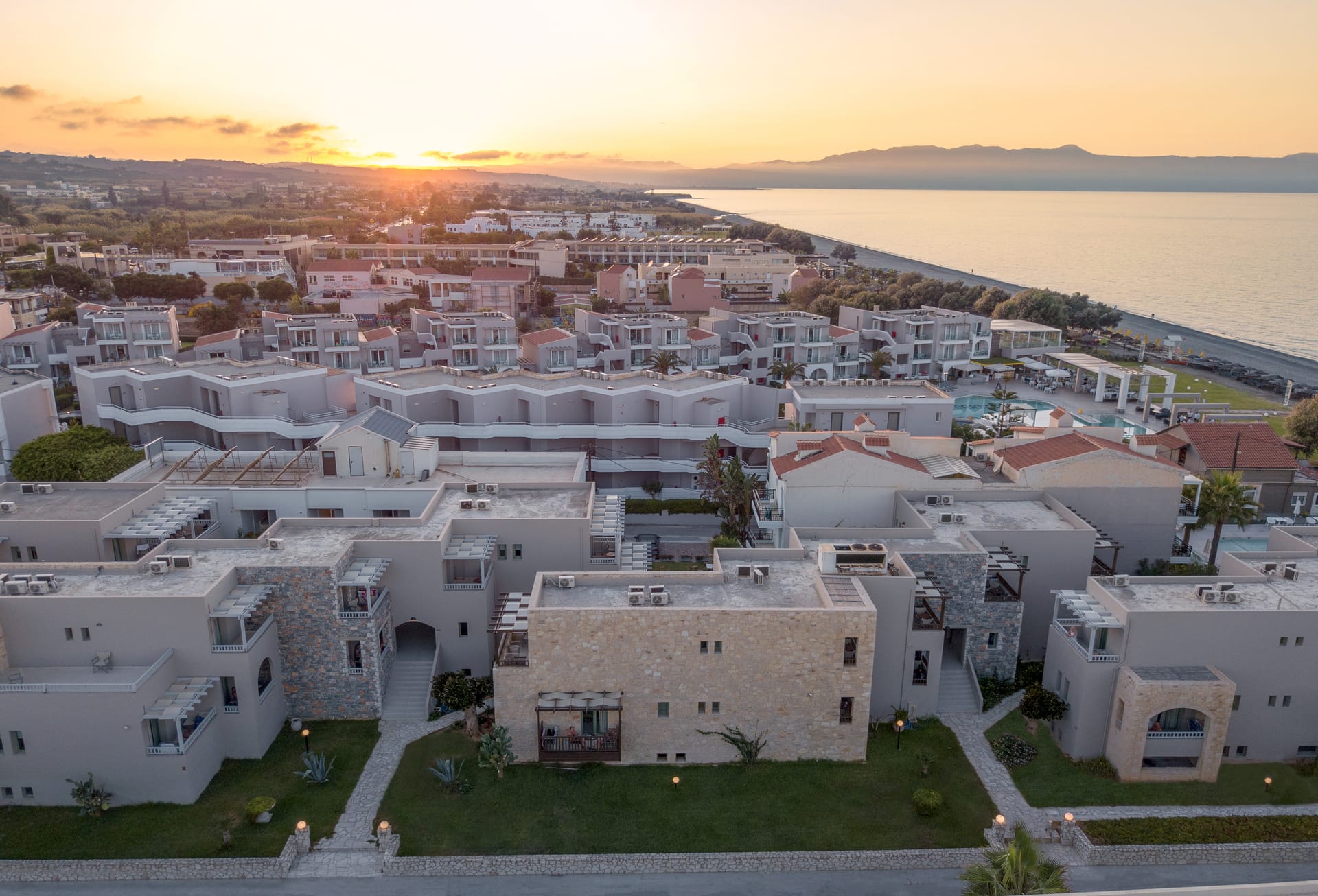 Erato Beach Hotel, ,