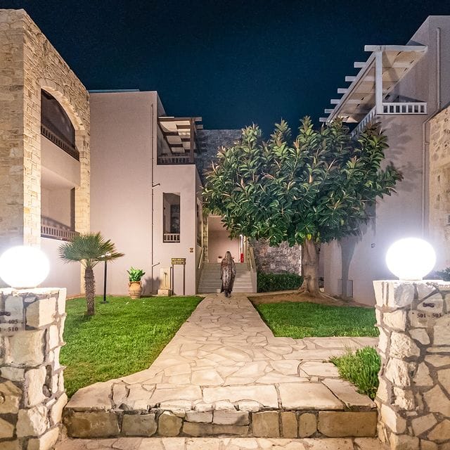 Erato Beach Hotel, ,