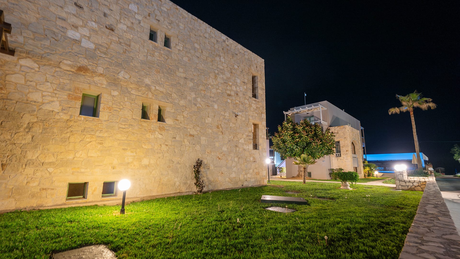 Erato Beach Hotel, ,