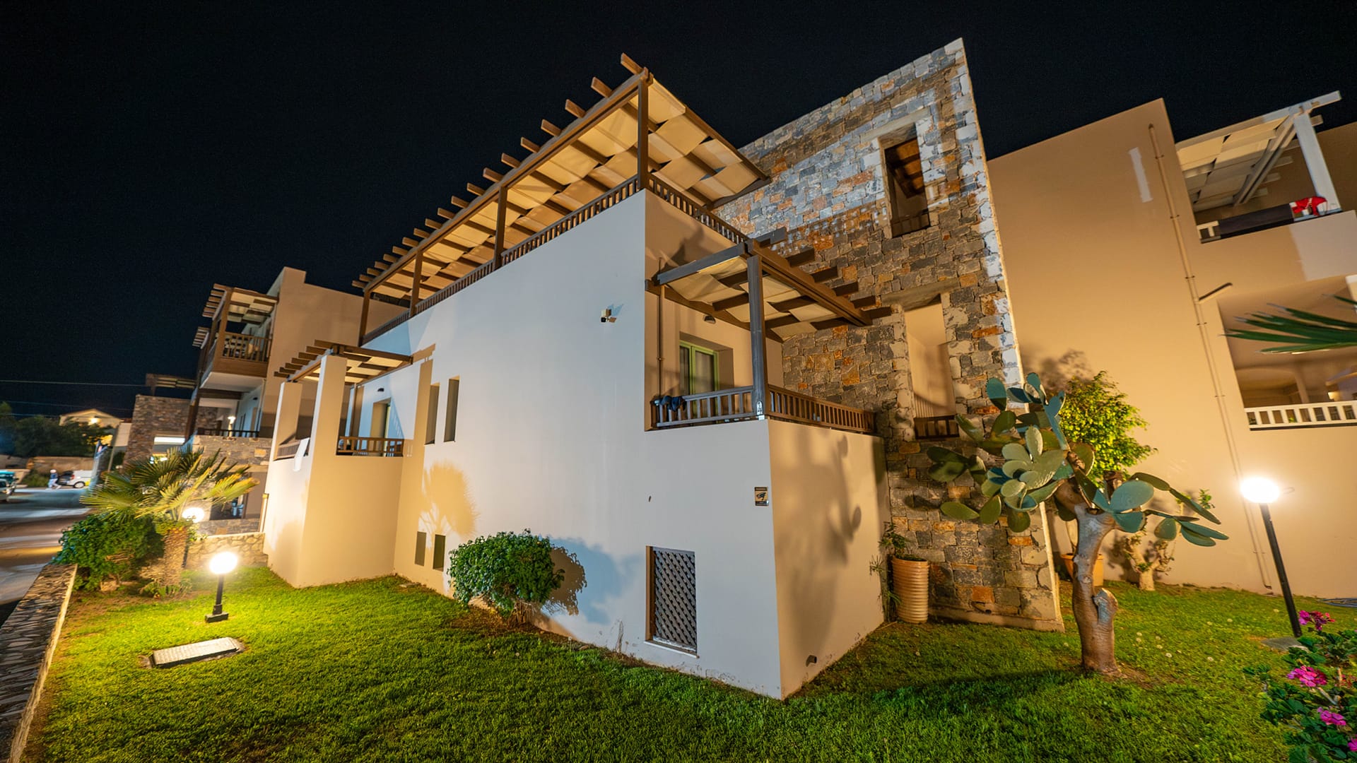 Erato Beach Hotel, ,