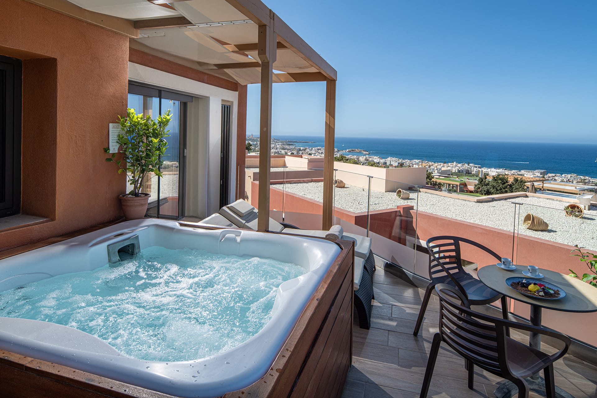 Luxury Two Bedroom Suite Sea View Outdoor Jacuzzi