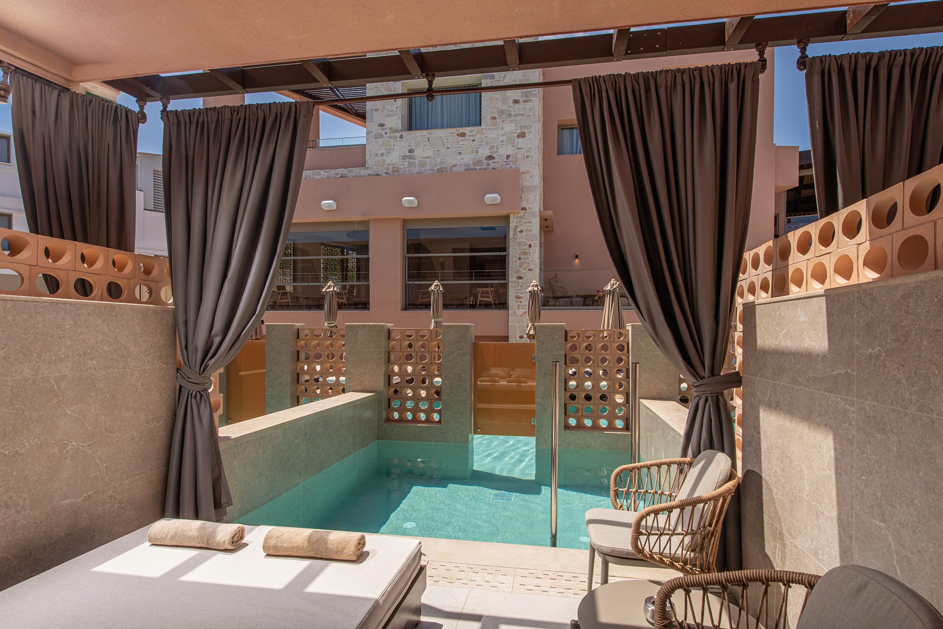 Signature Private Lagoon Swim Up & Sea View Overflow Heated Tub – Adults Only Complex