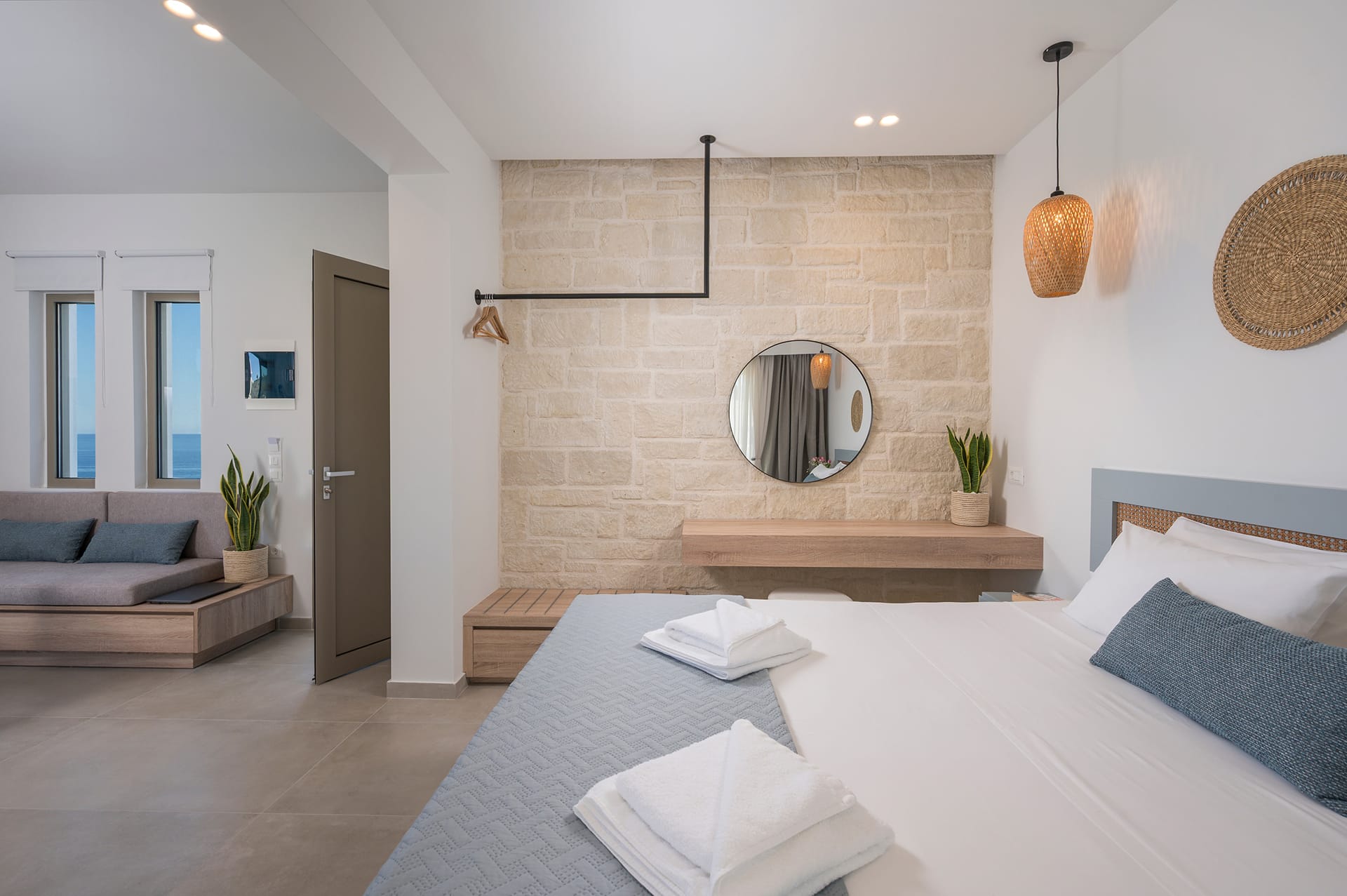 Superior Studio with King Bed &amp; Sea View