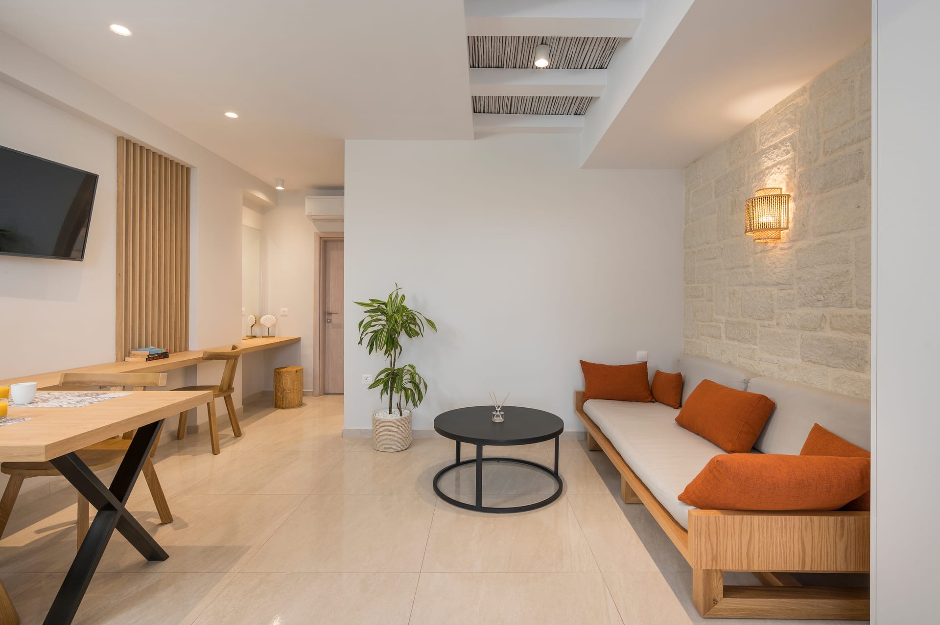 Superior One Bedroom Apartment with King Bed