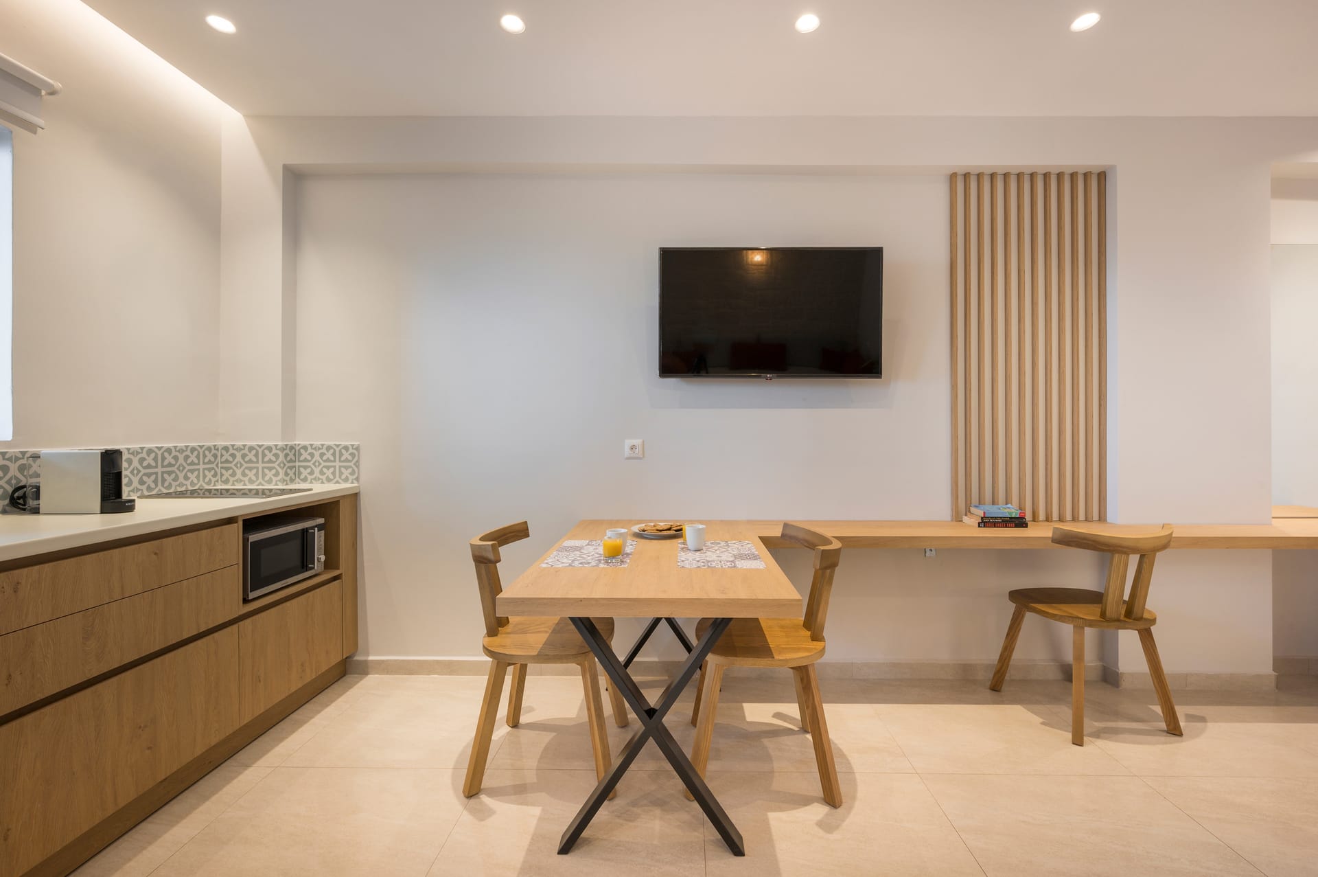 Superior One Bedroom Apartment with King Bed