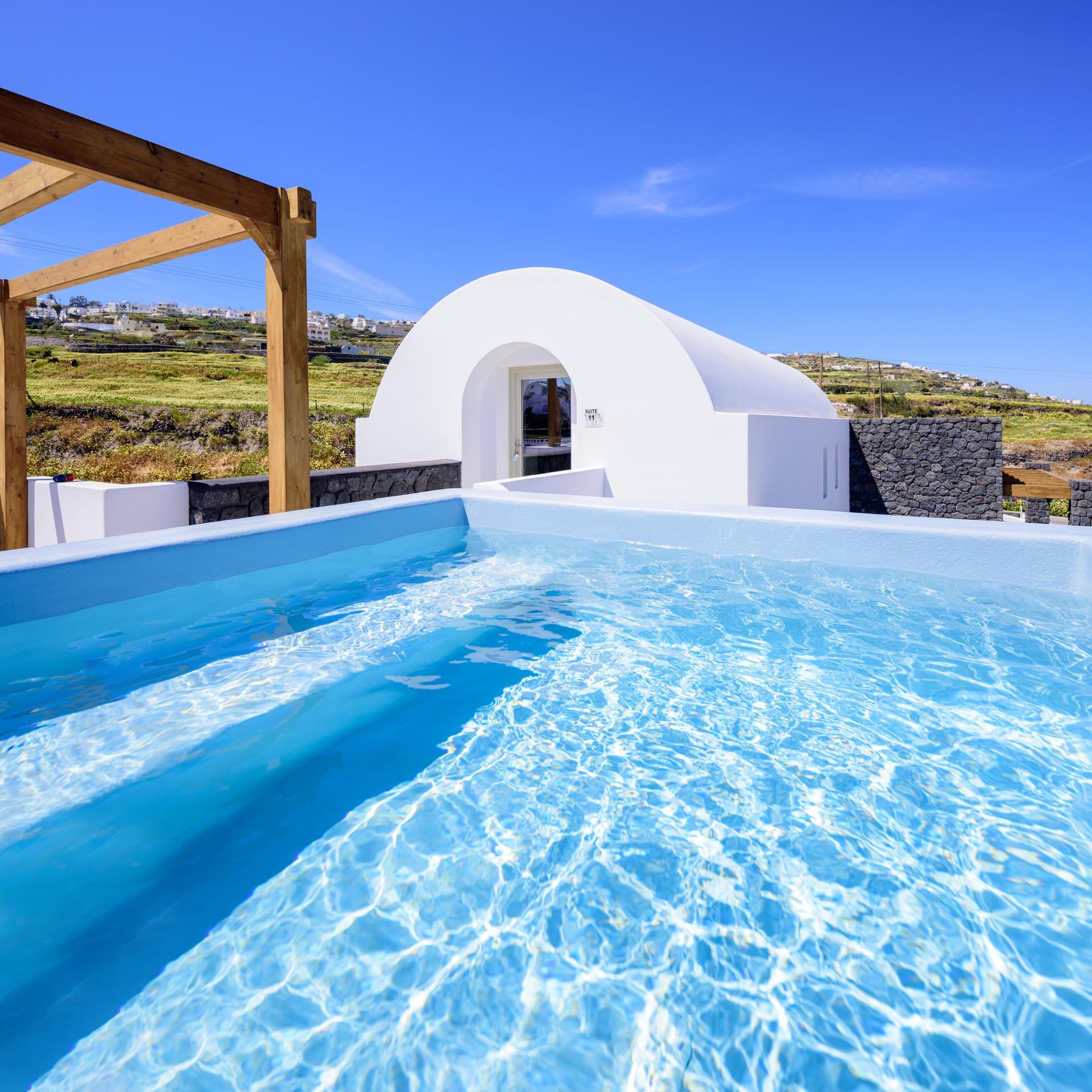Elite Suite with Heated Jacuzzi and Sea View