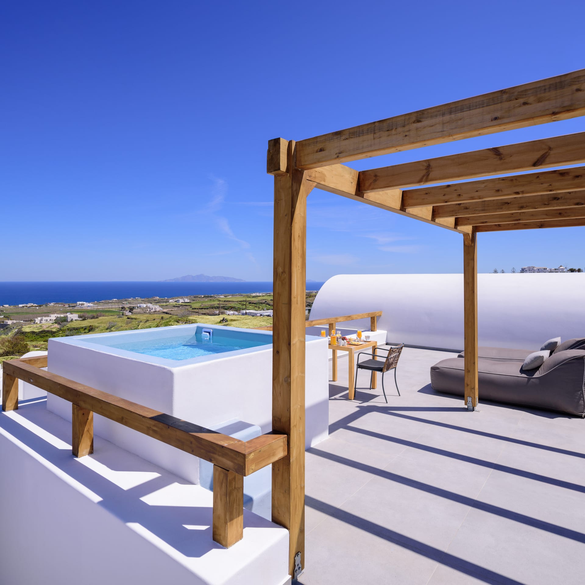 Elite Suite with Heated Jacuzzi and Sea View