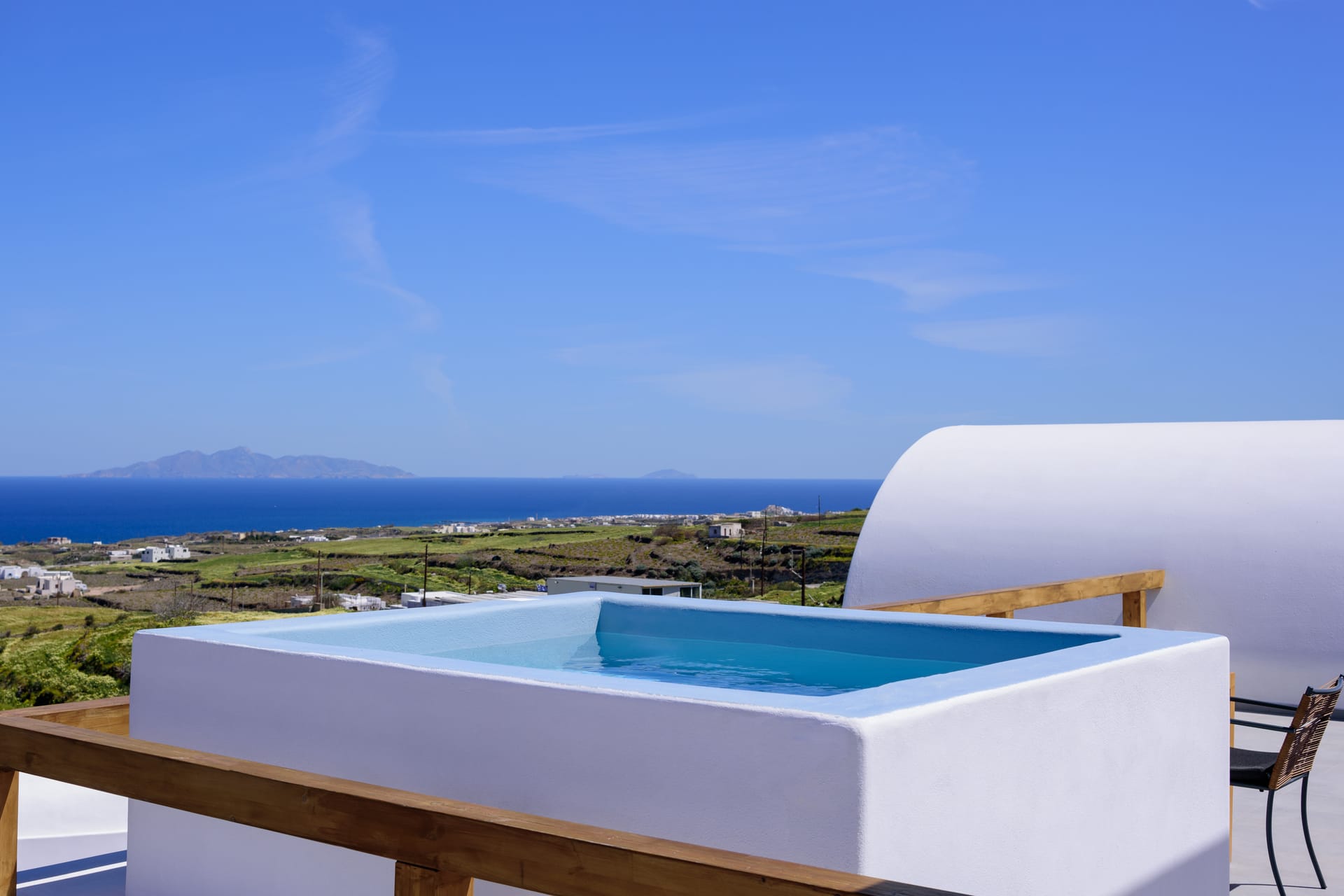 Elite Suite with Heated Jacuzzi and Sea View