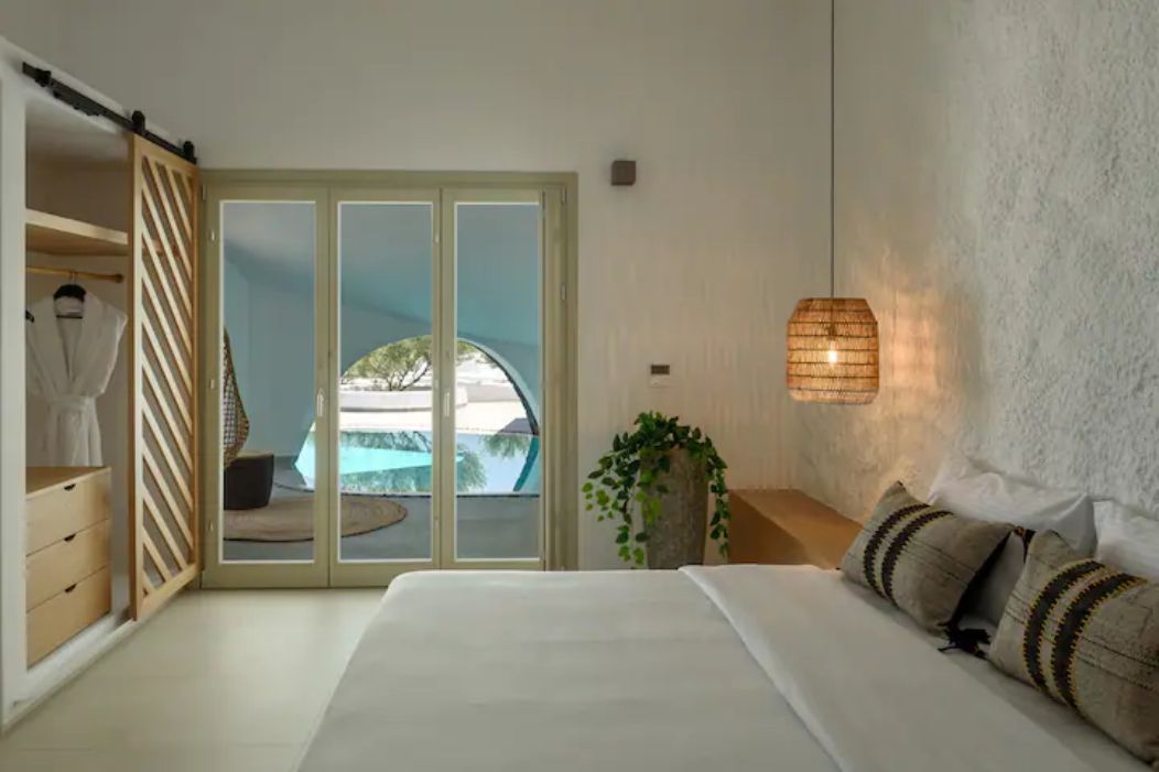 Senior Two Bedroom Suite With Private Cave Pool and Sea View