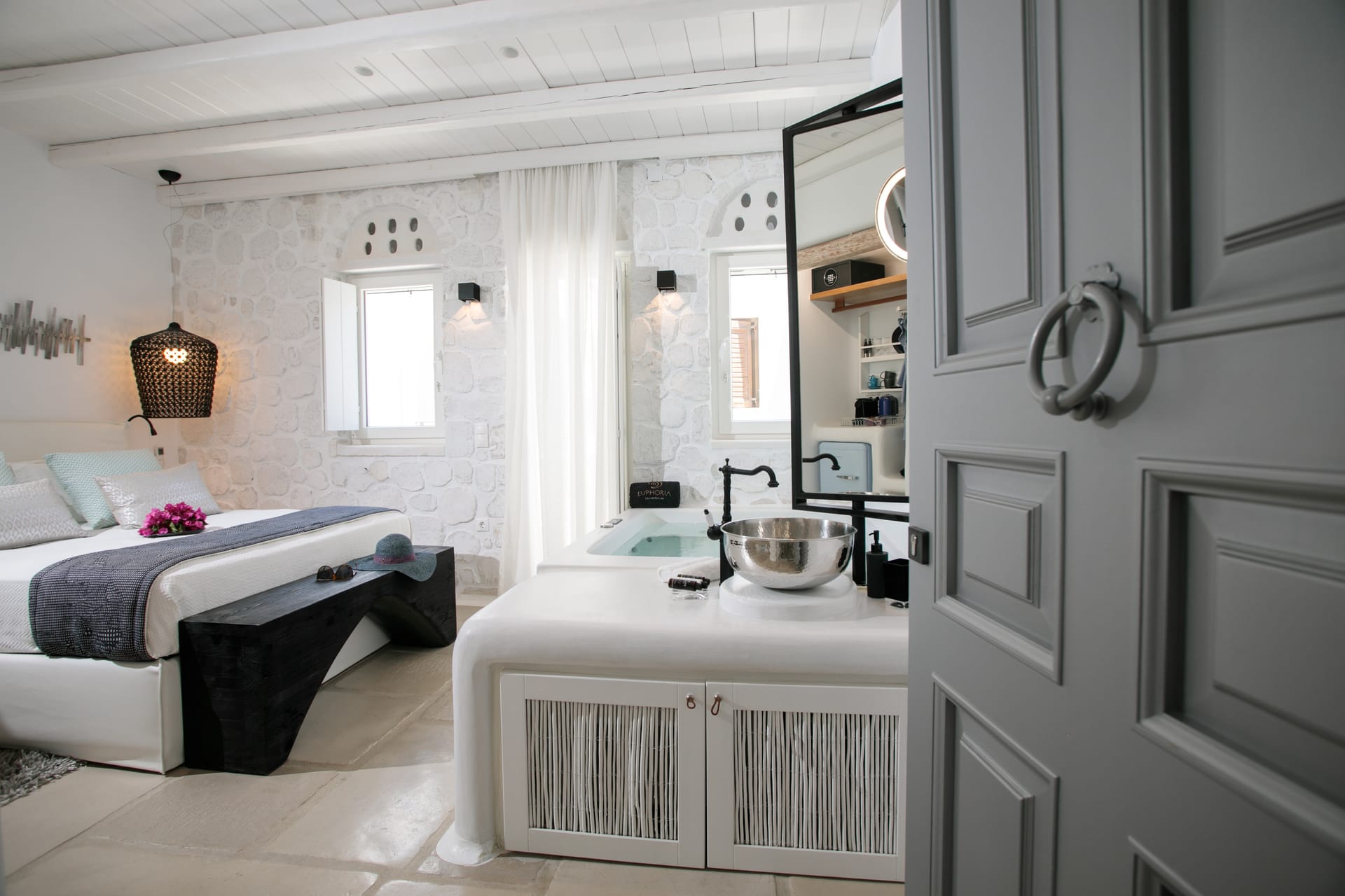 Deluxe Suite with Spa