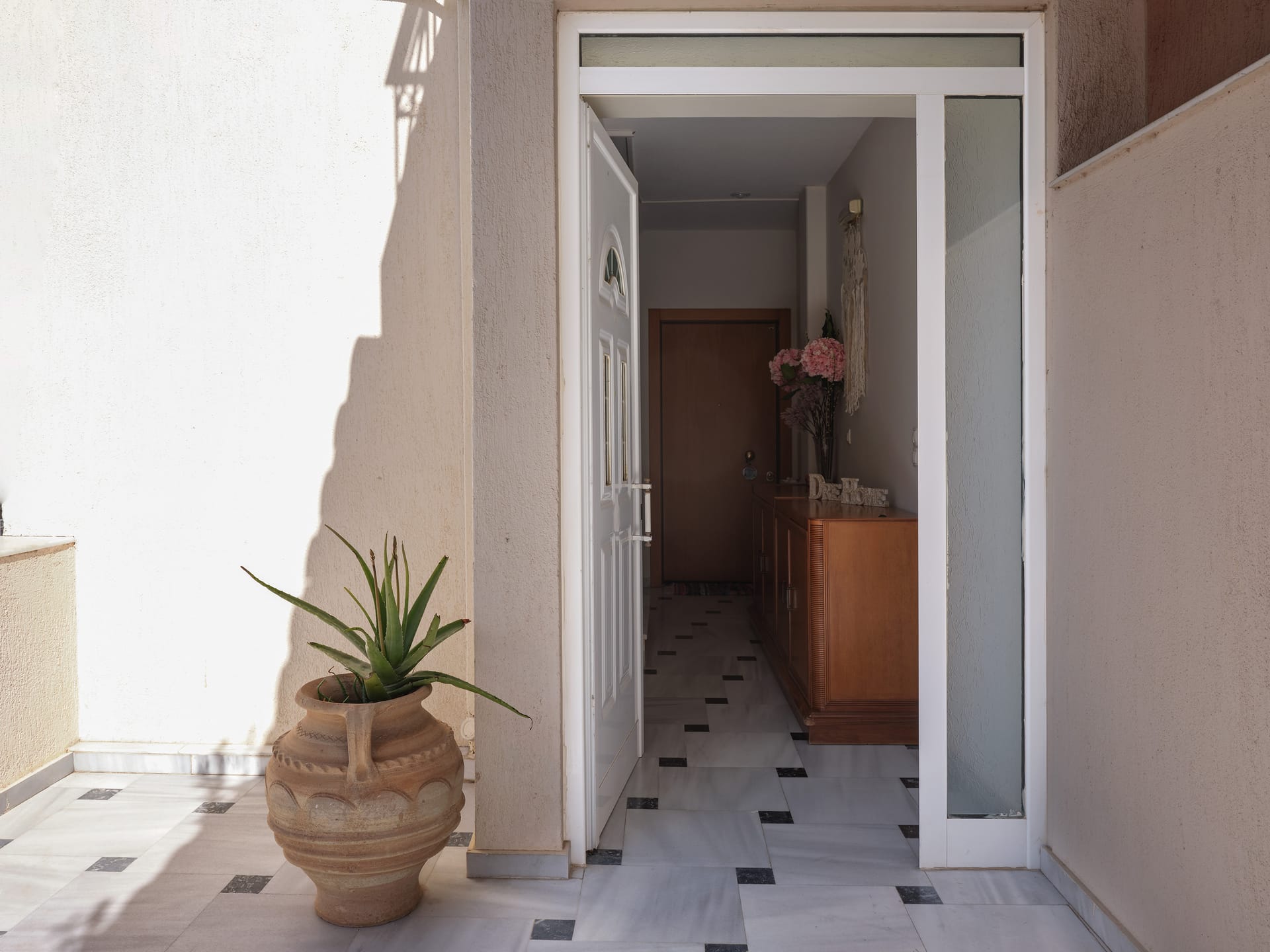 Evi's Voula Home, ,