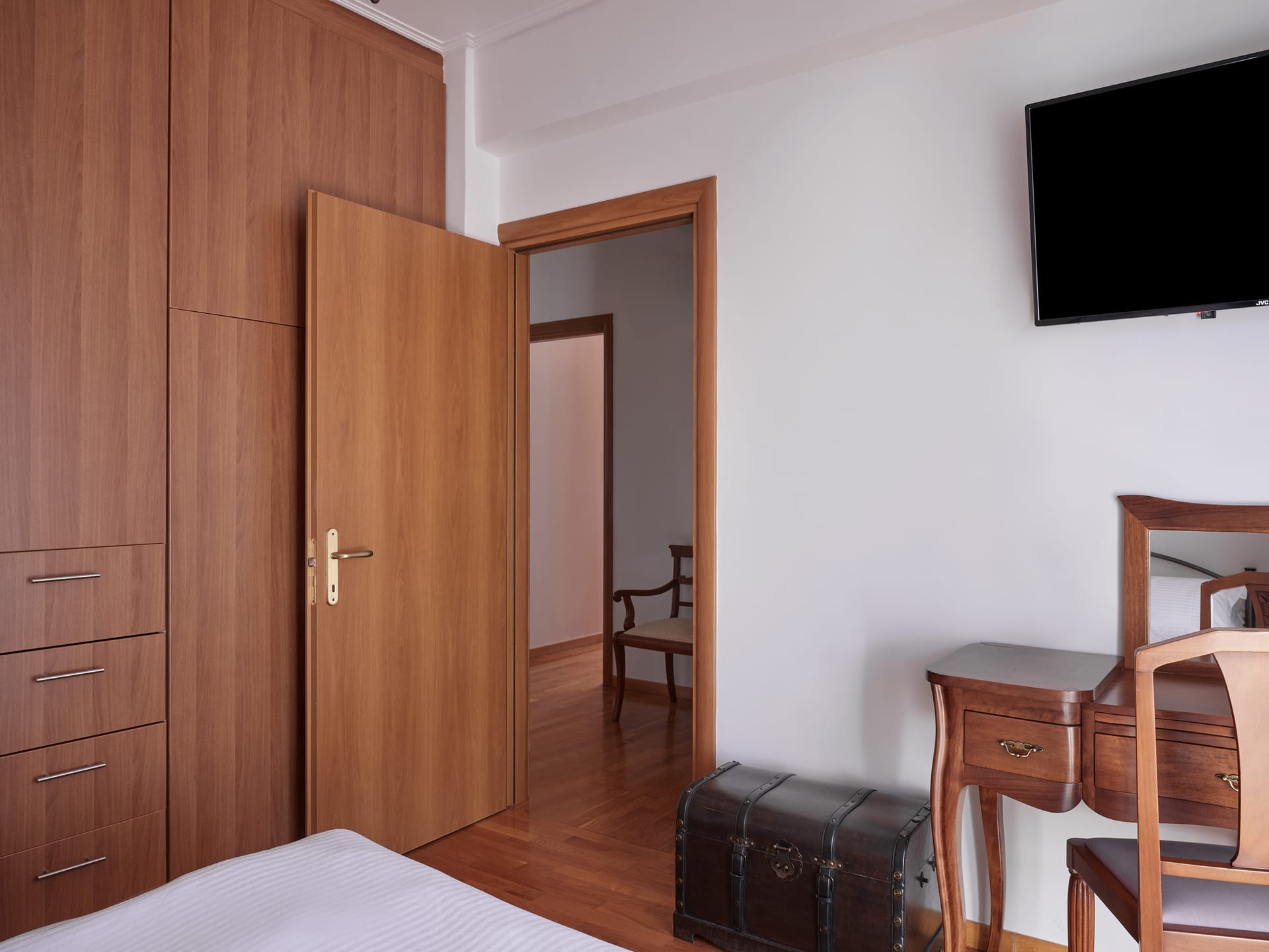 Evi's Voula Home, ,