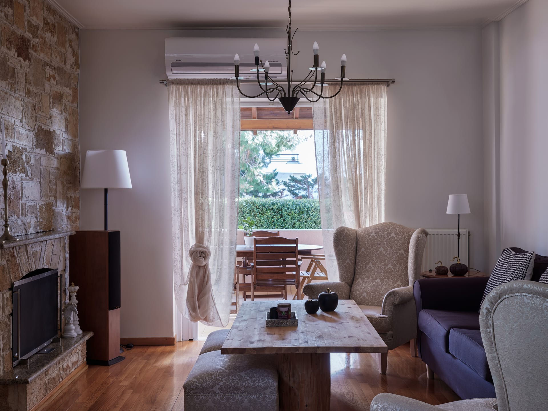Evi's Voula Home, ,