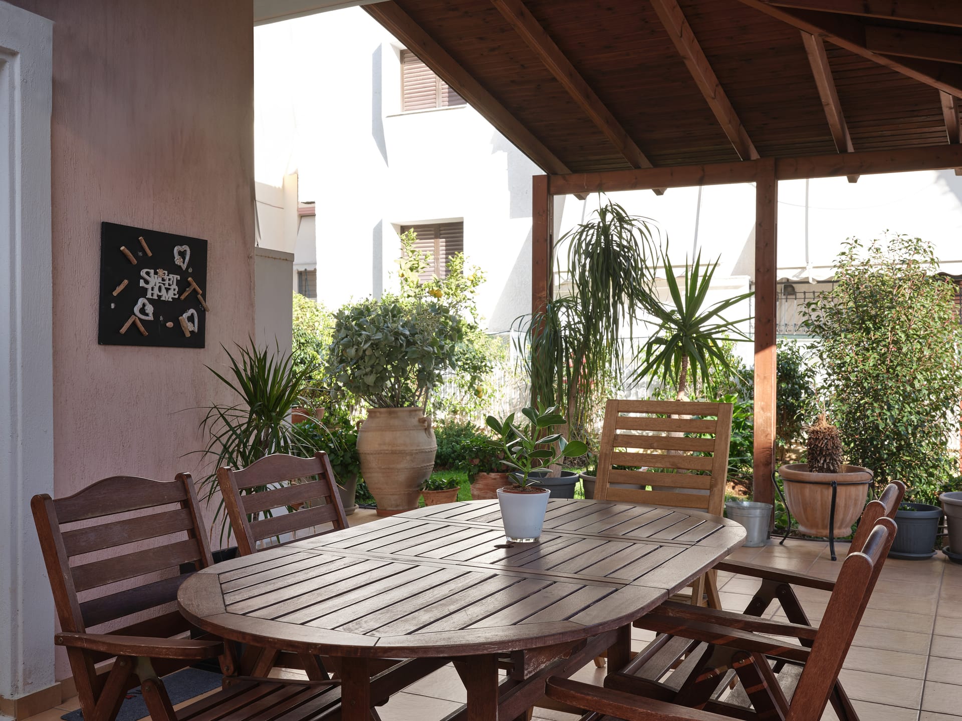 Evi's Voula Home, ,