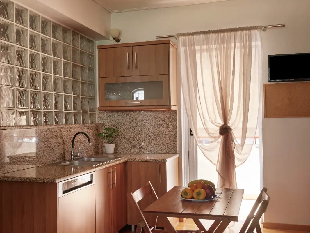 Evi's Voula Home, ,