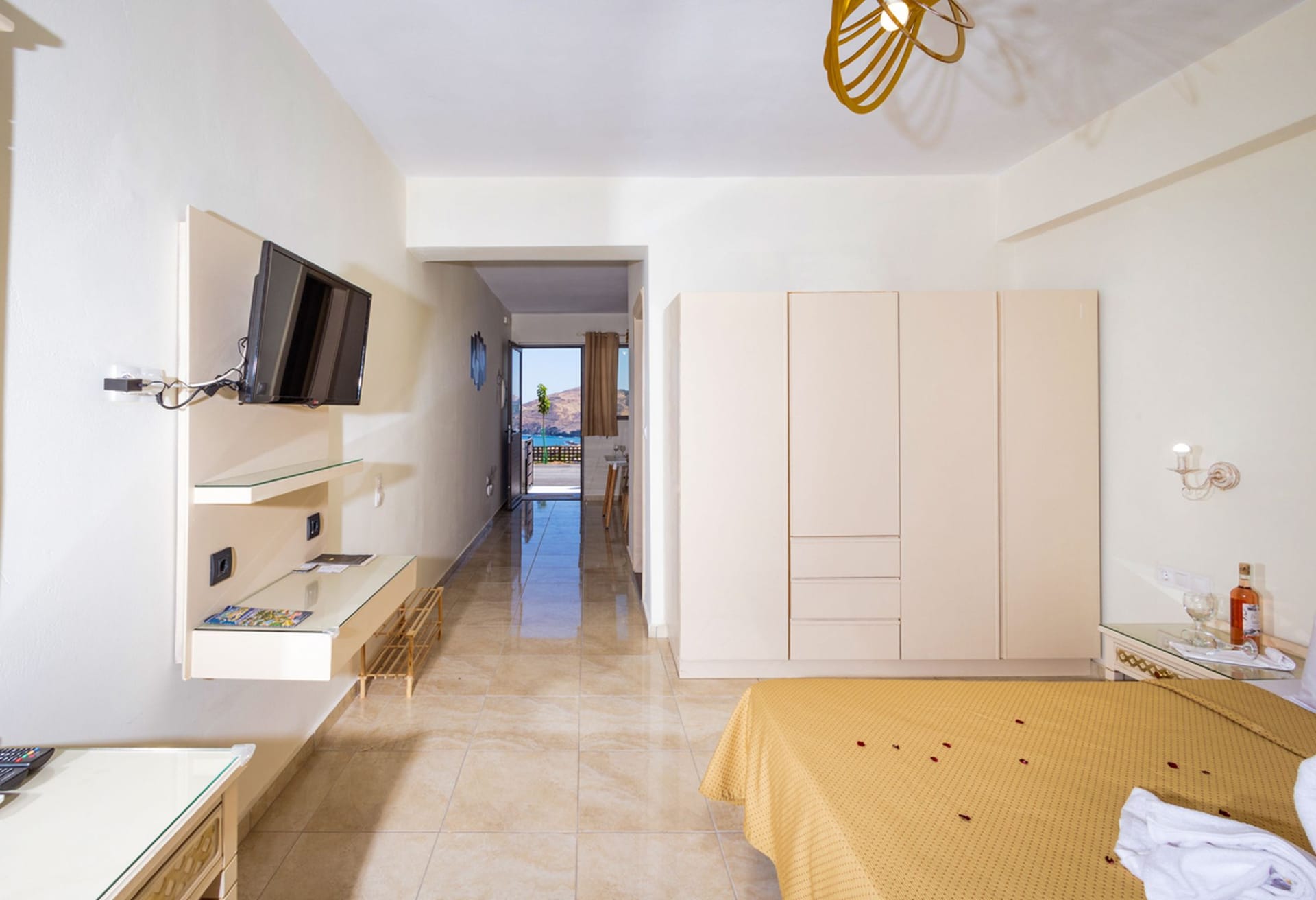 Studio Apartment with Sea View
