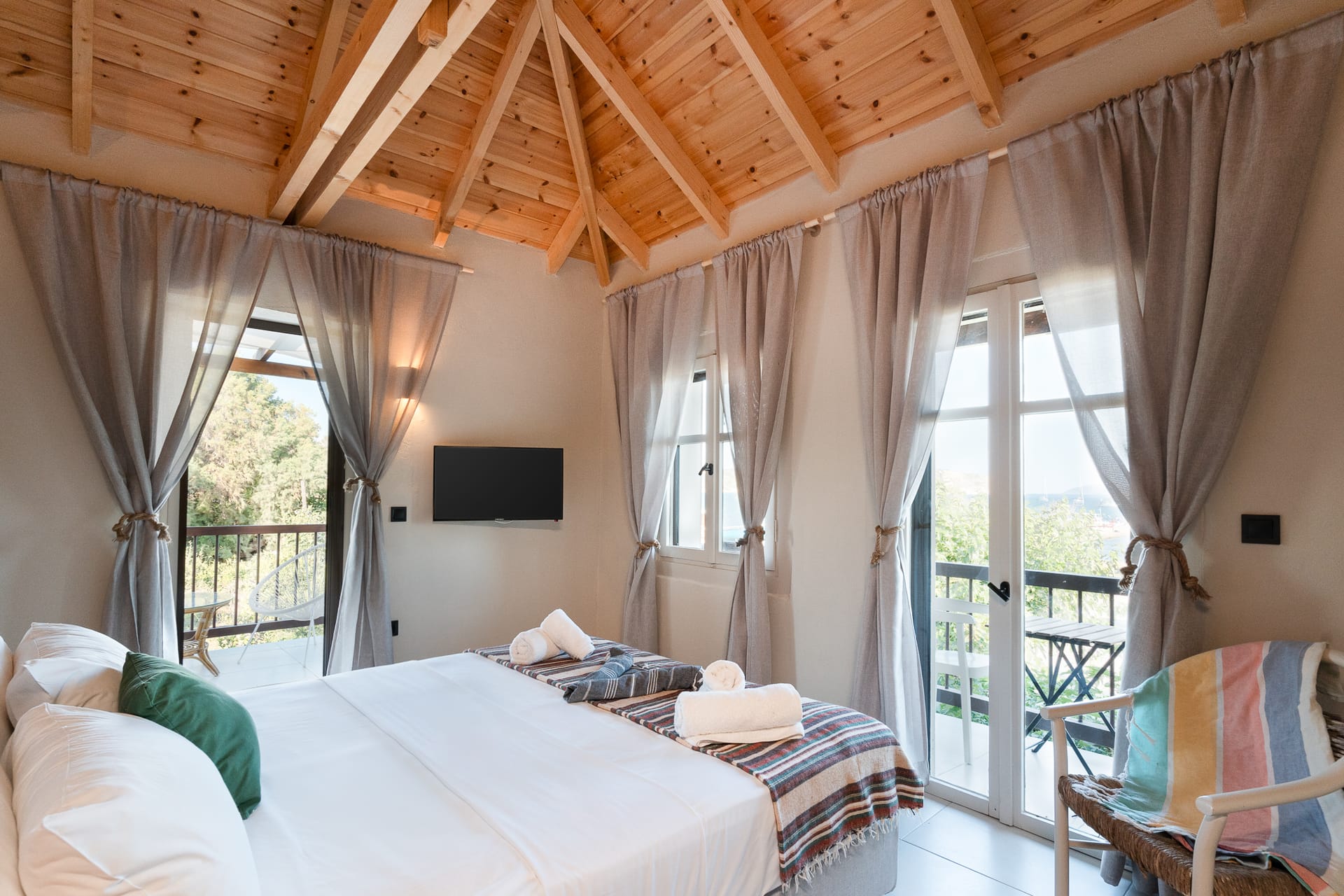 Filanthi The Project, Metoni, Grčka — Beach Junior Suite with Two Balconies