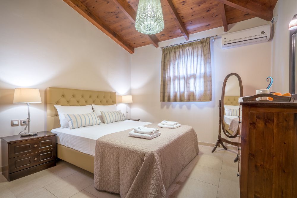 2 bedroom &amp; Guesthouse Villa with Private pool