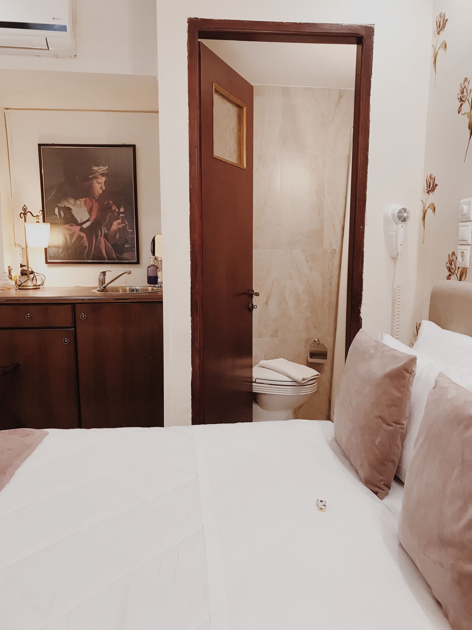 Economy Room with double bed -Ground Floor