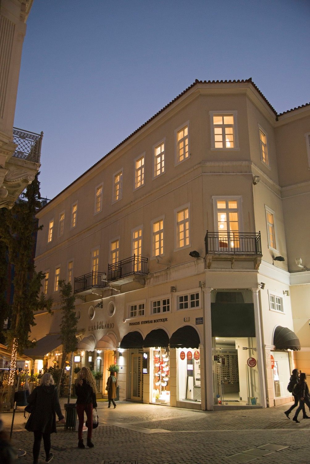 Estate | 9 Bedrooms | 4 Suites | Acropolis View