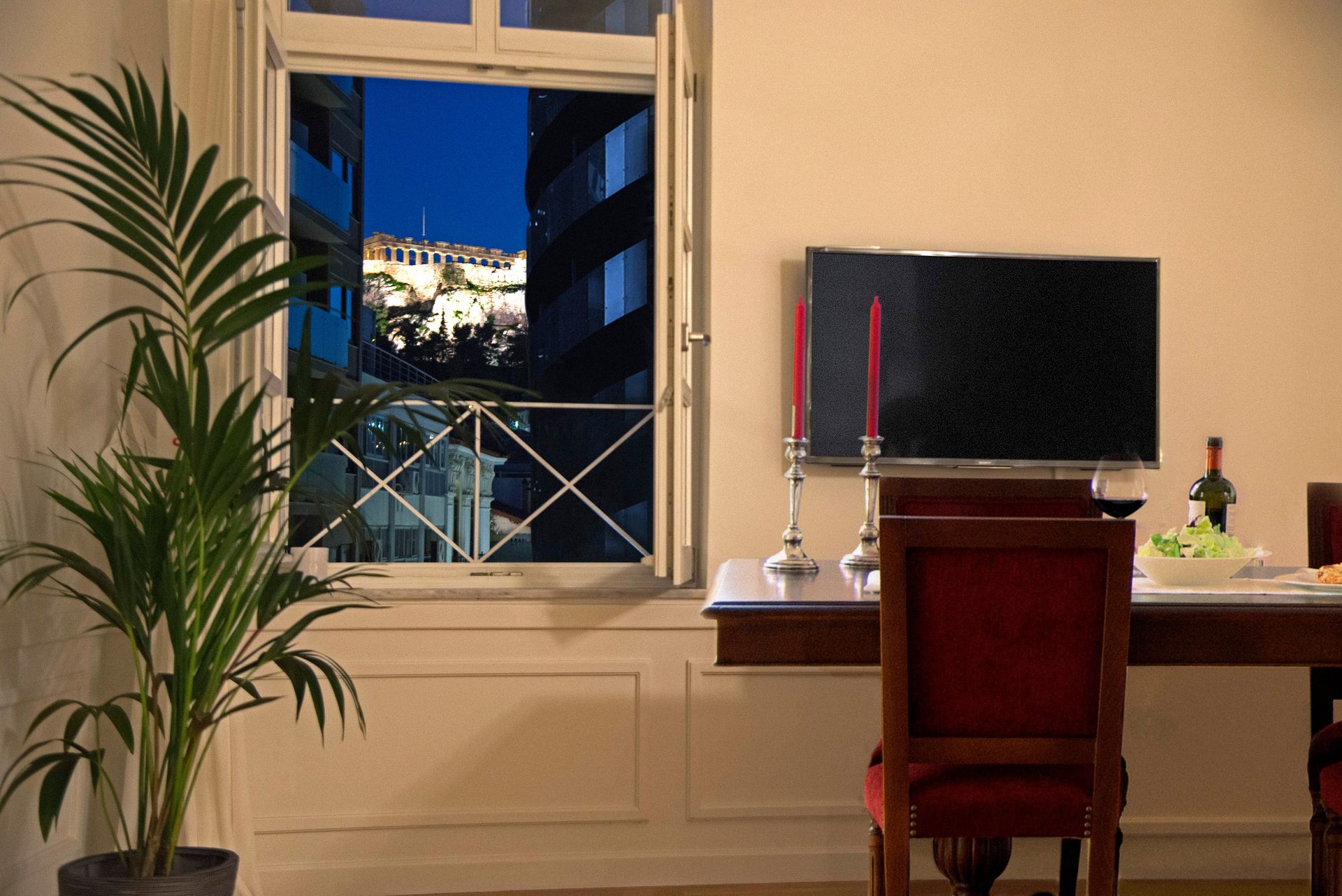 Notos | 3 Bedroom Suite Apartment with Acropolis View