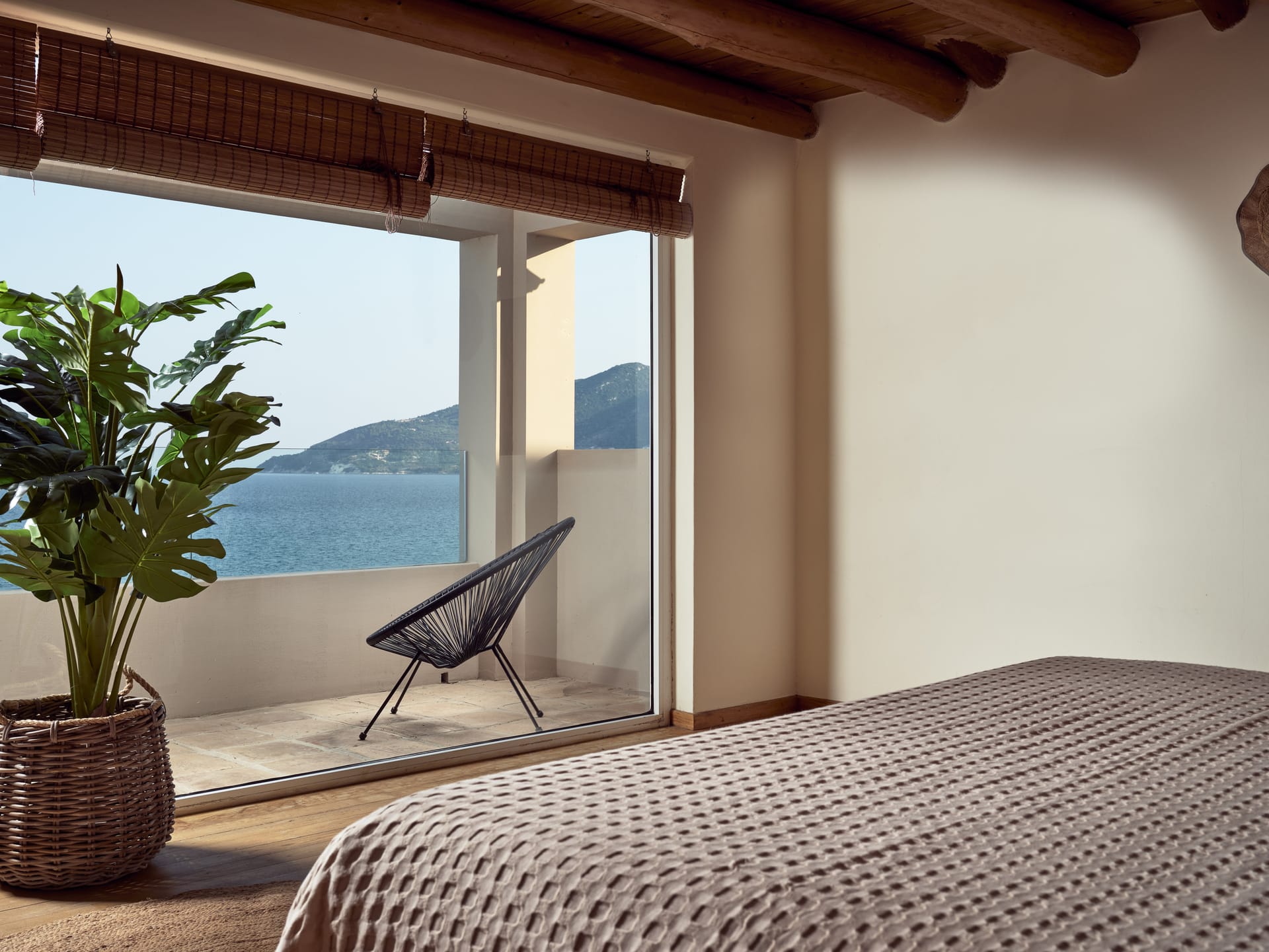 Grand One Bedroom Penthouse with Sea View