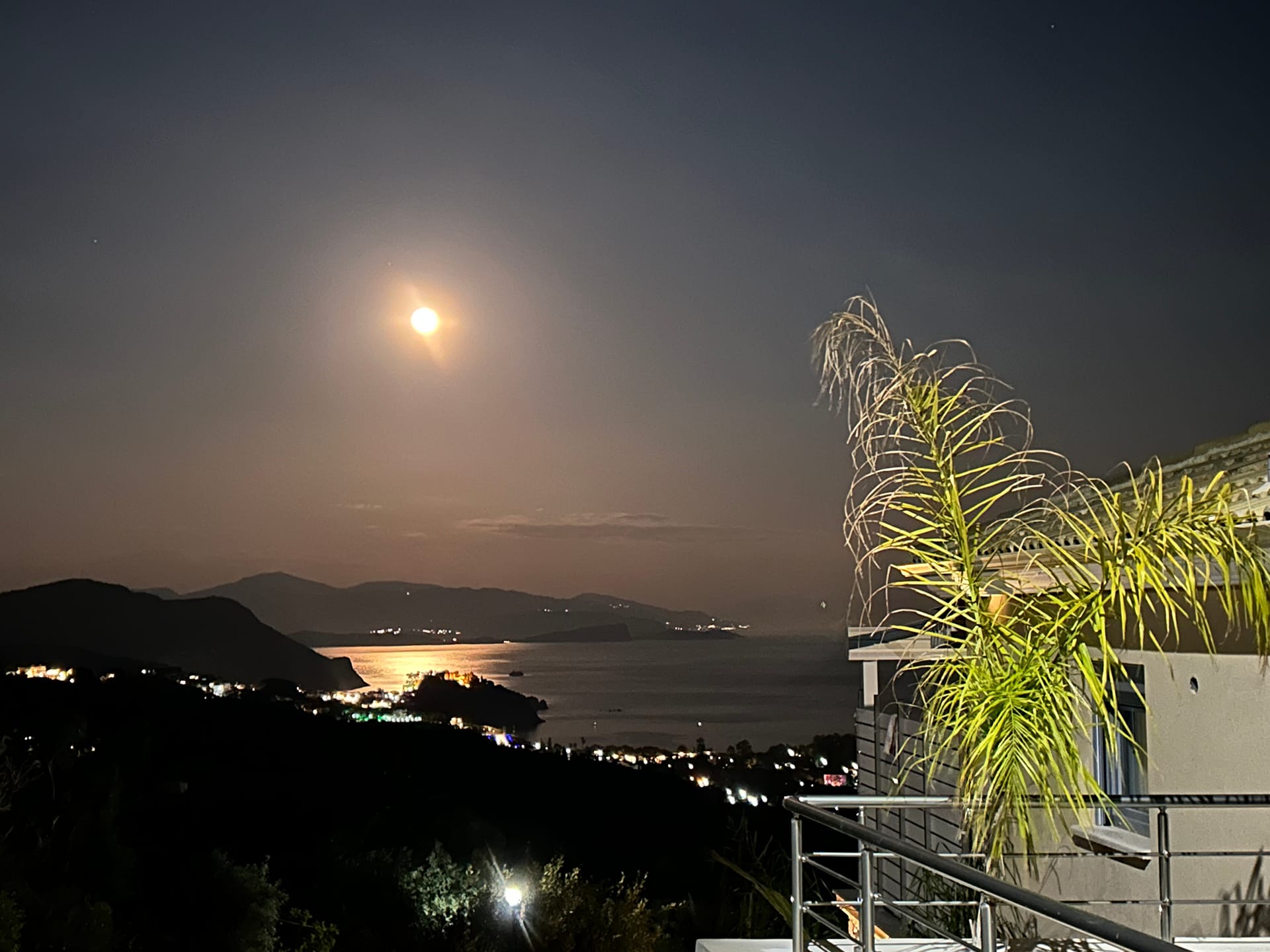 Goldeneye Luxury Villas