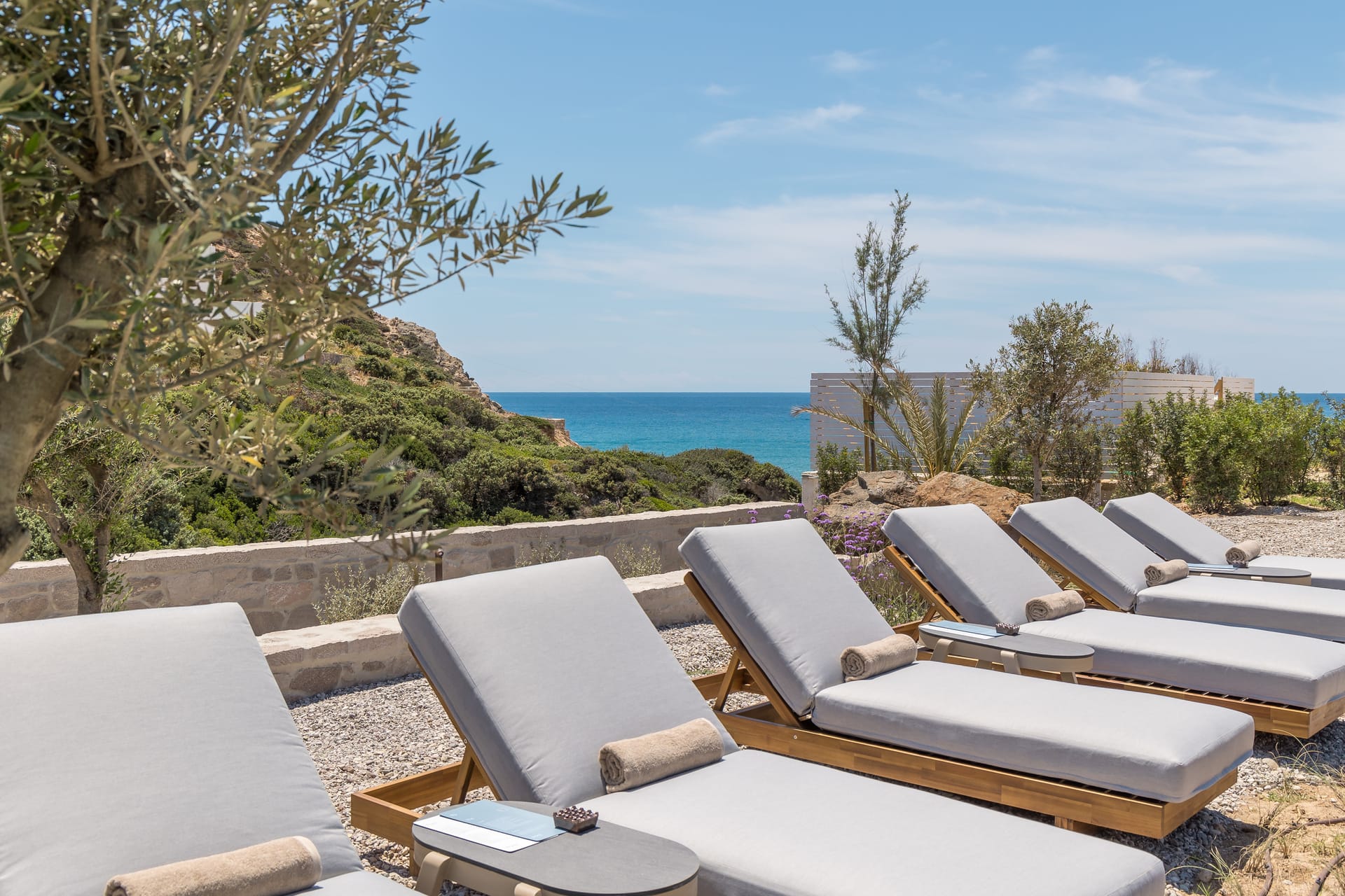 Golden Milos Beach 4 * Golden Milos Beach 4 *
