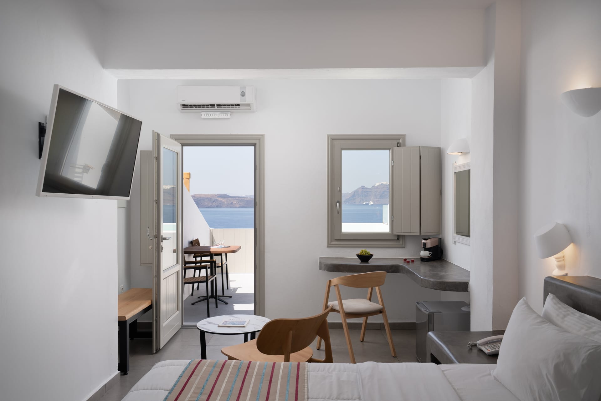 Junior Suite | Plunge pool & Caldera view