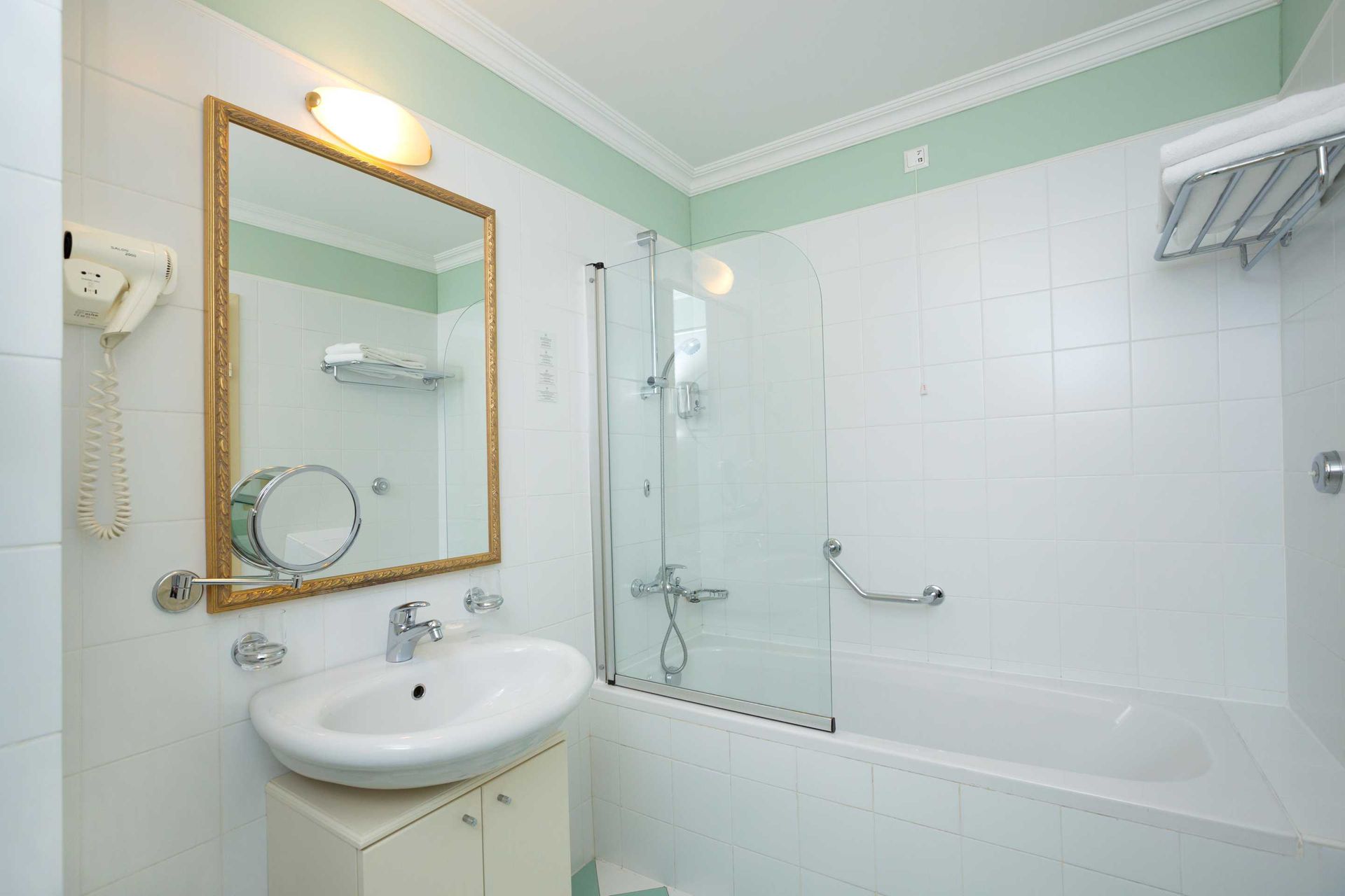 Superior Double Room +1 Villa Camellia 32 m² Sea View and Balcony-3