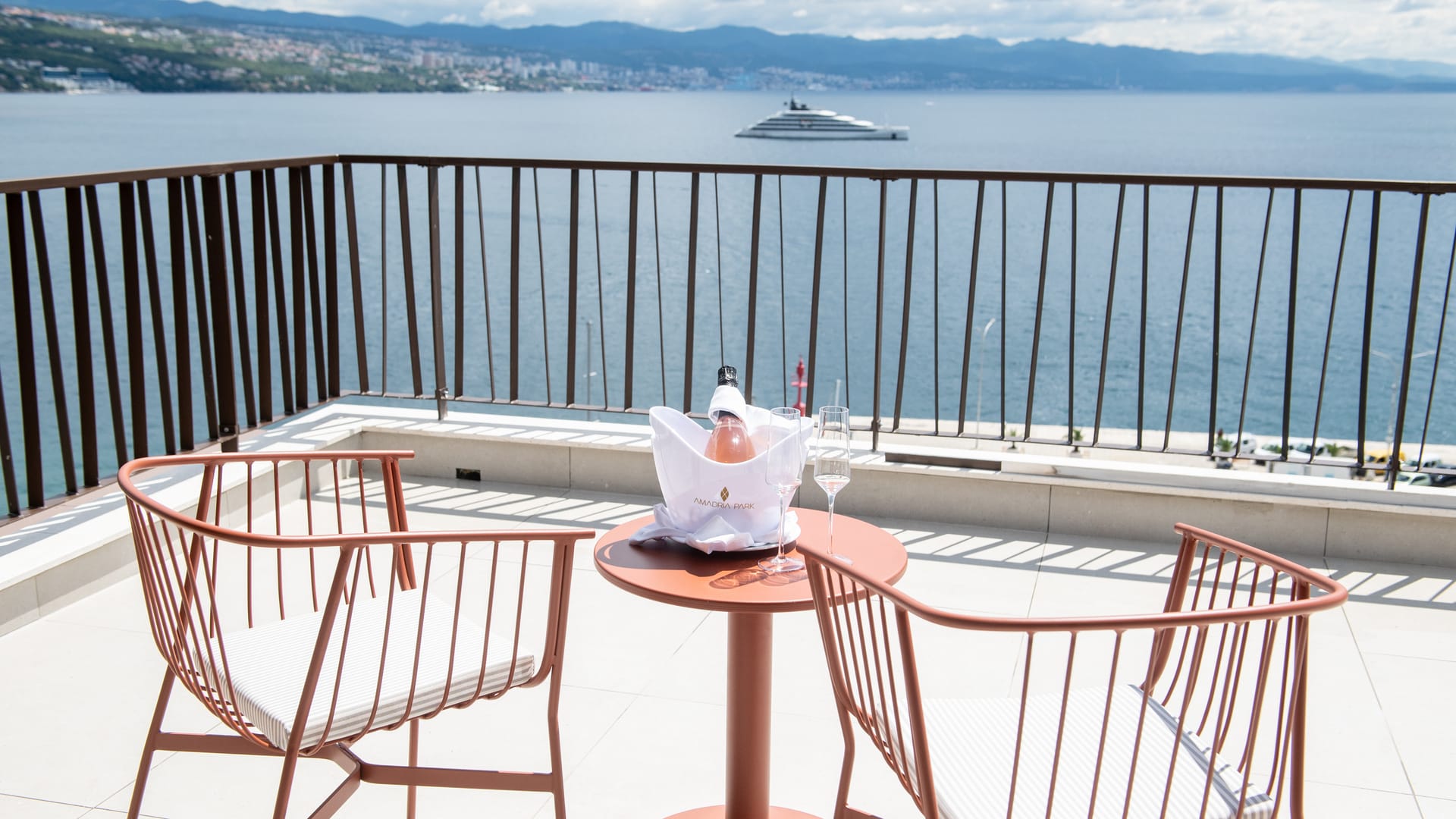 Suite 55m² Sea View and Balcony-3