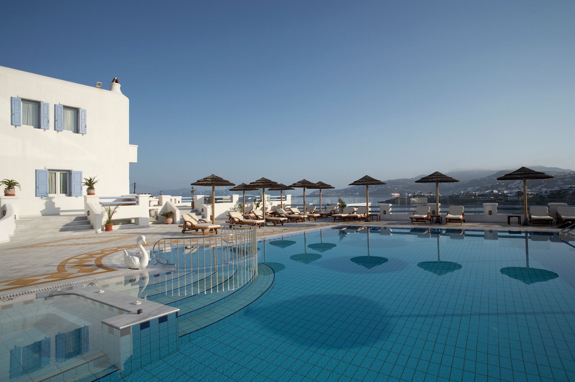 Grand Beach Hotel Mykonos 4 * Grand Beach Hotel Mykonos 4 *
