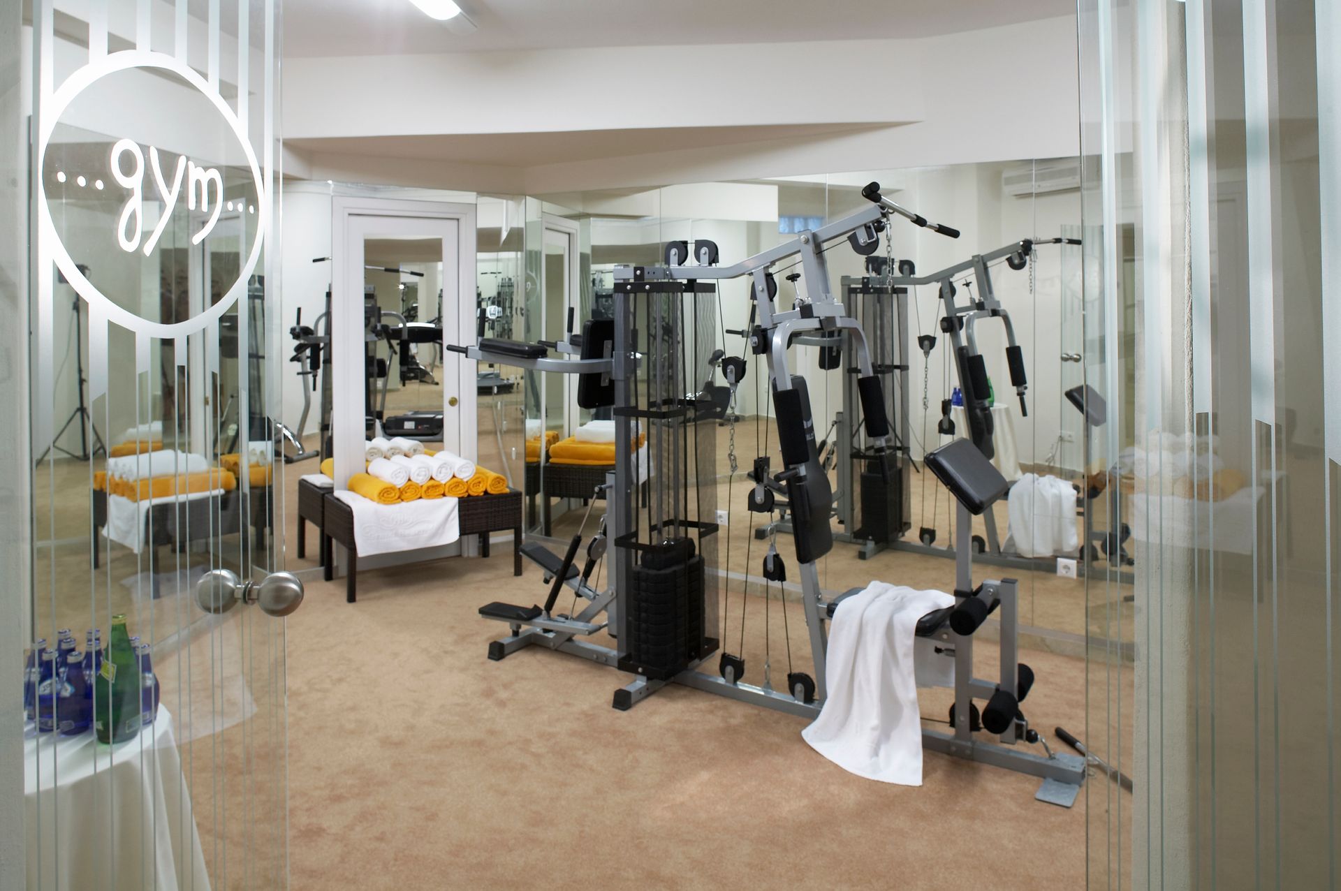 Grand Beach Hotel Mykonos 4 * Grand Beach Hotel Mykonos 4 *