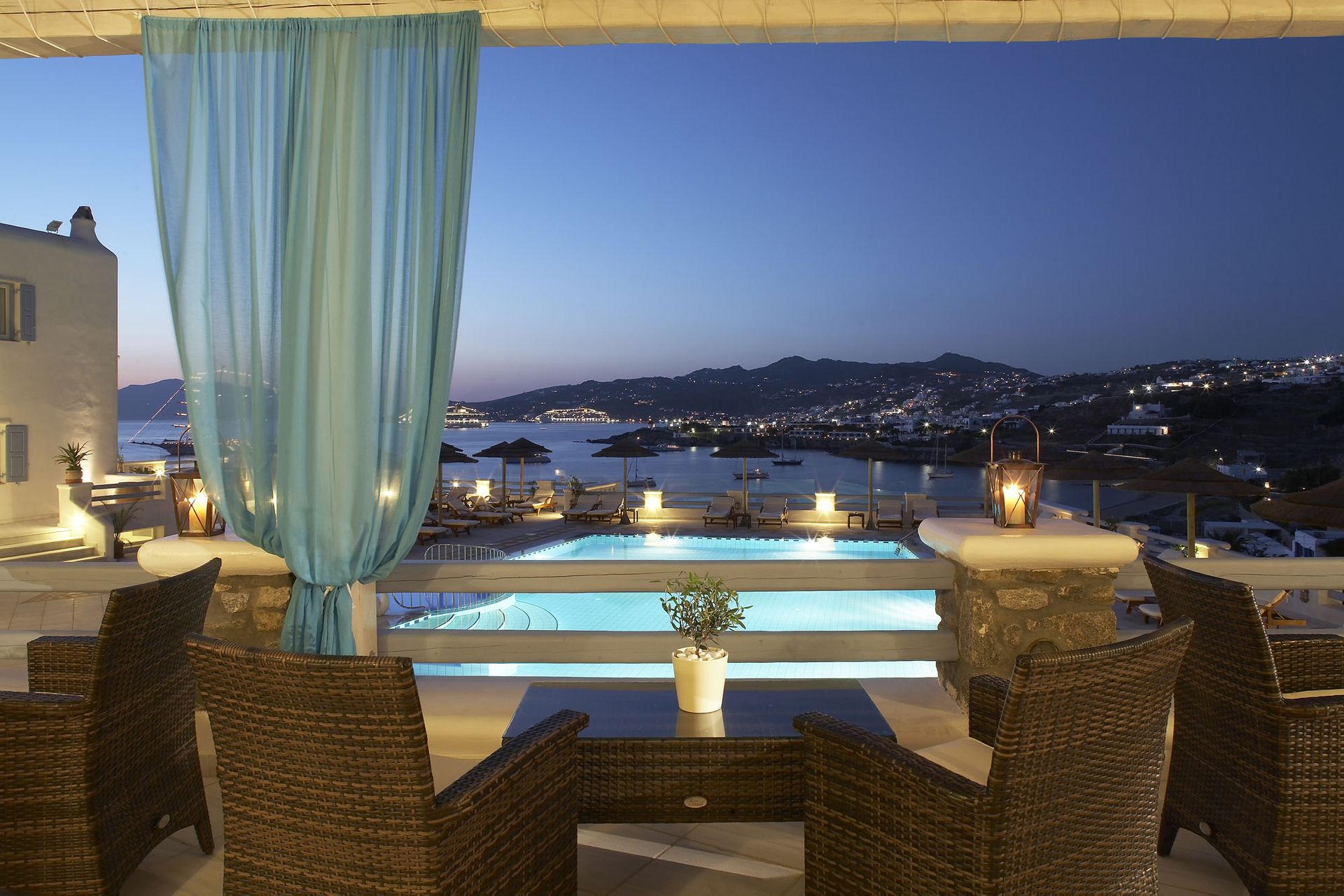 Grand Beach Hotel Mykonos 4 * Grand Beach Hotel Mykonos 4 *