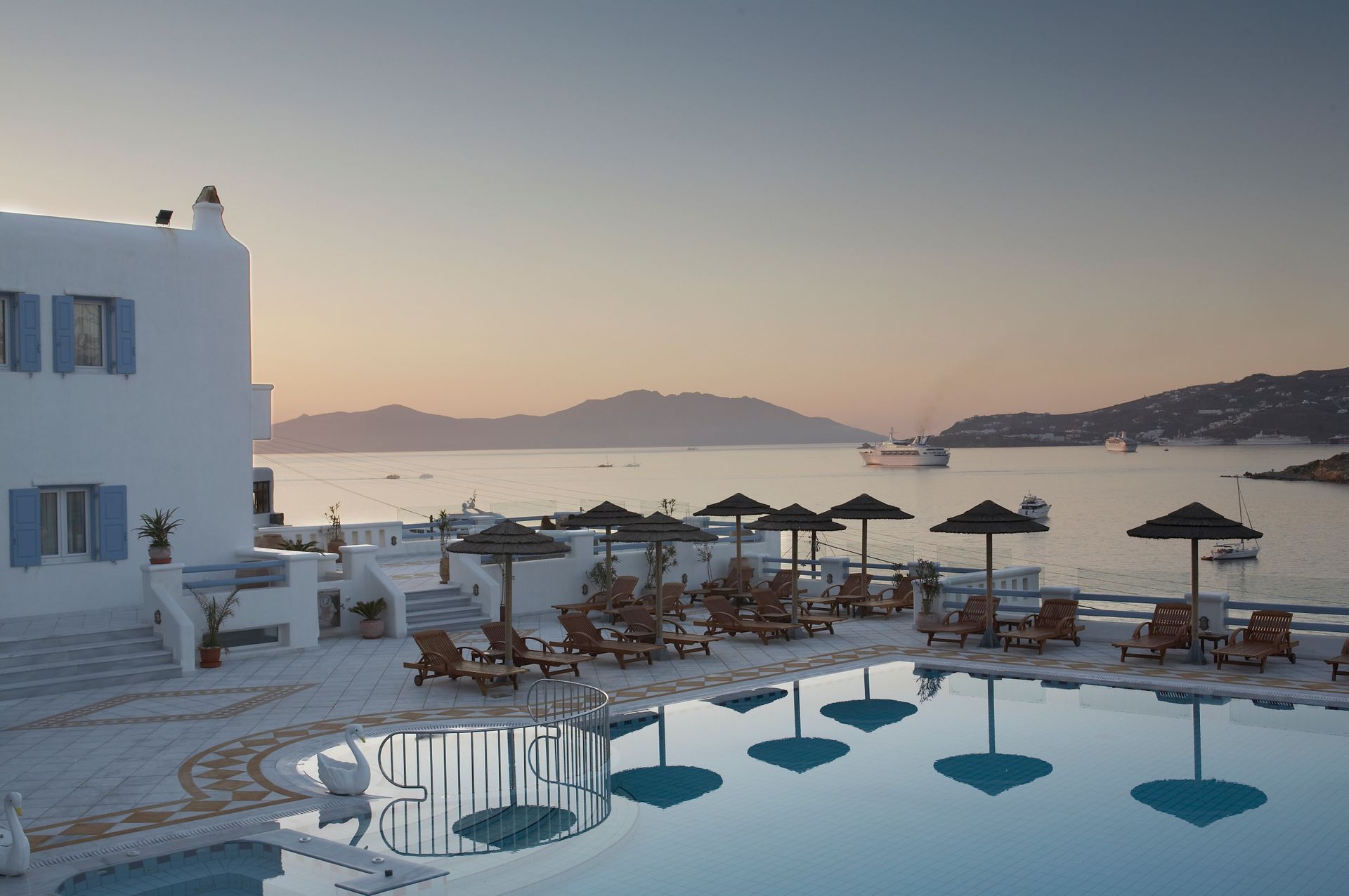 Grand Beach Hotel Mykonos 4 * Grand Beach Hotel Mykonos 4 *