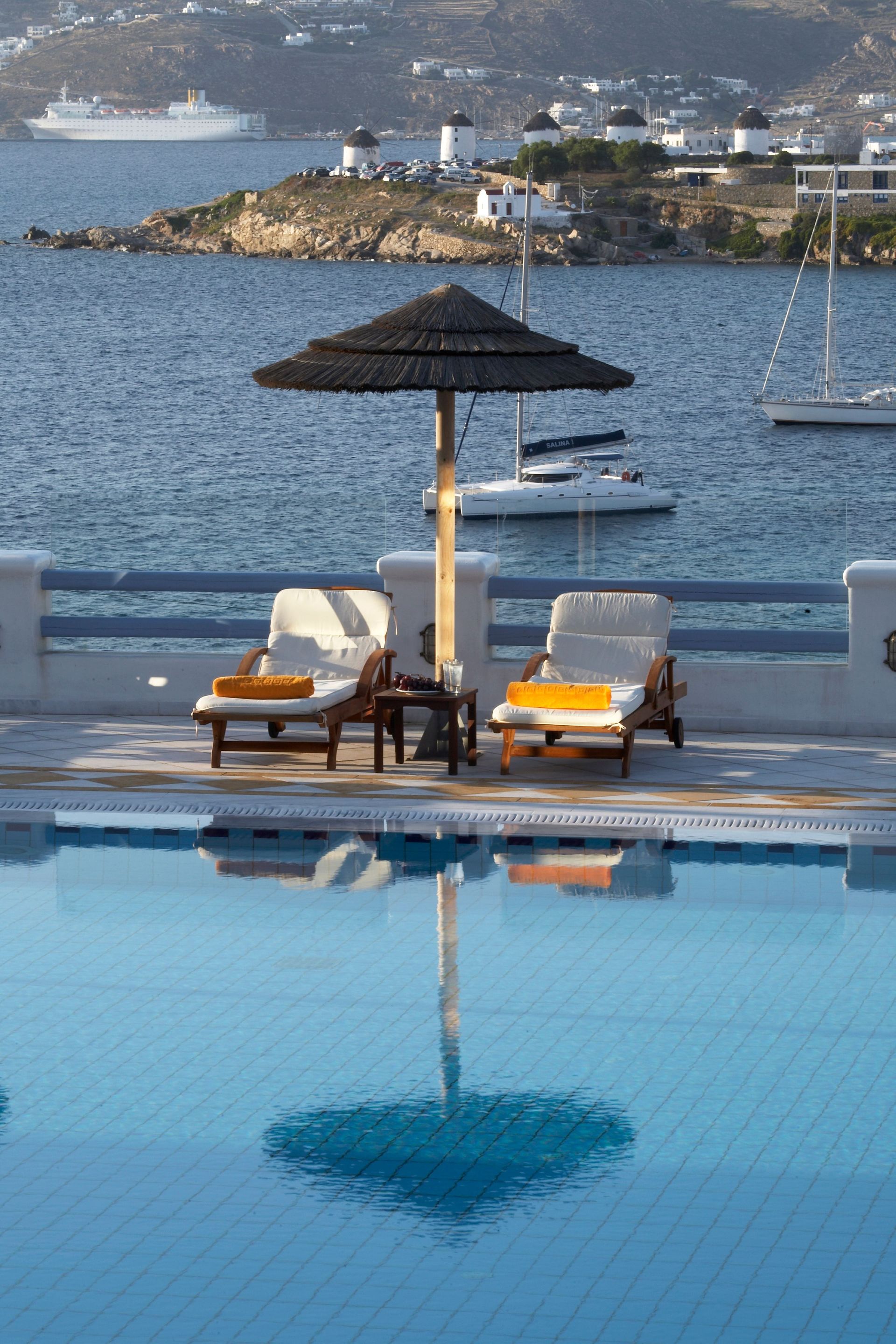 Grand Beach Hotel Mykonos 4 * Grand Beach Hotel Mykonos 4 *
