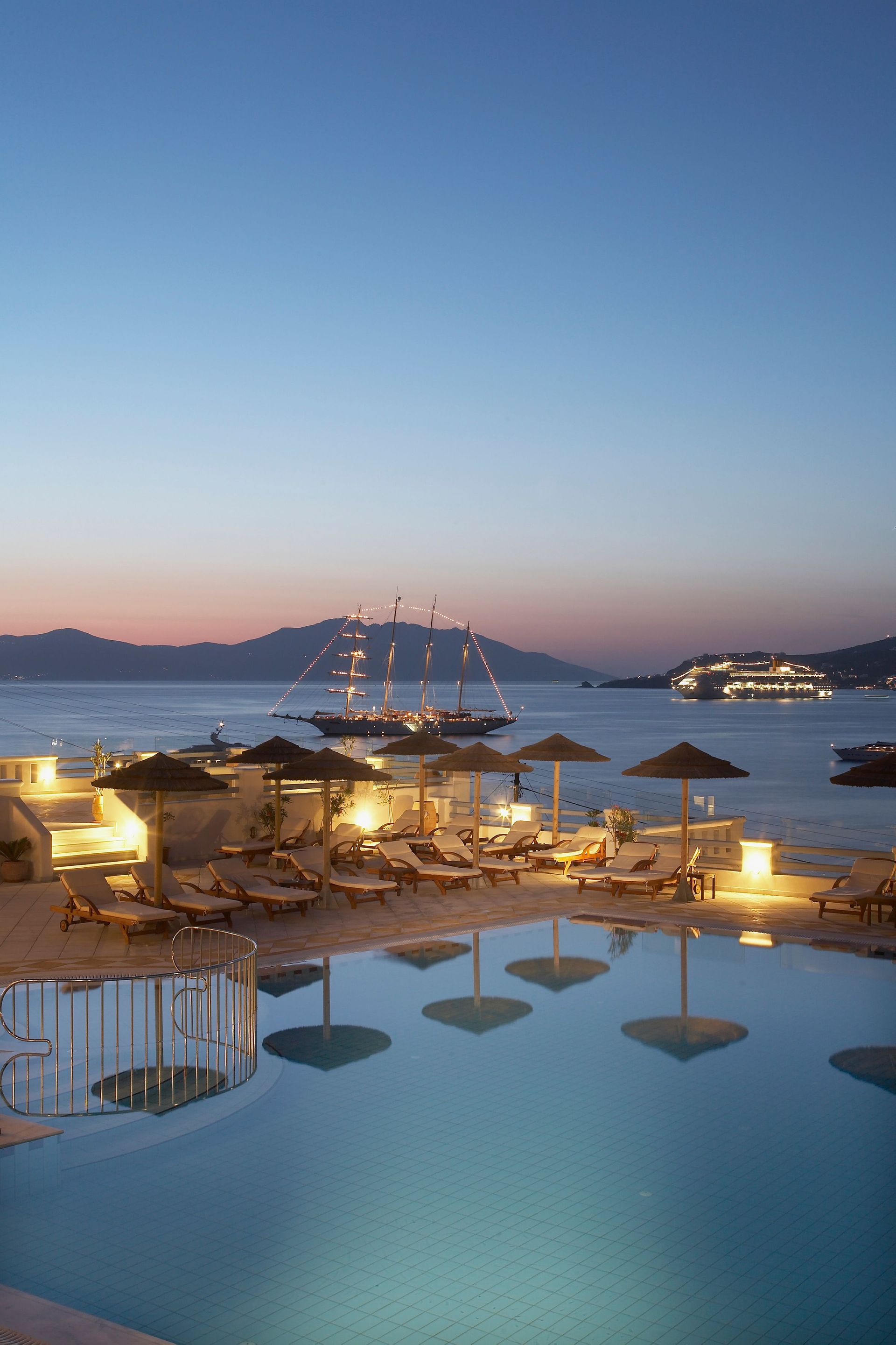 Grand Beach Hotel Mykonos 4 * Grand Beach Hotel Mykonos 4 *