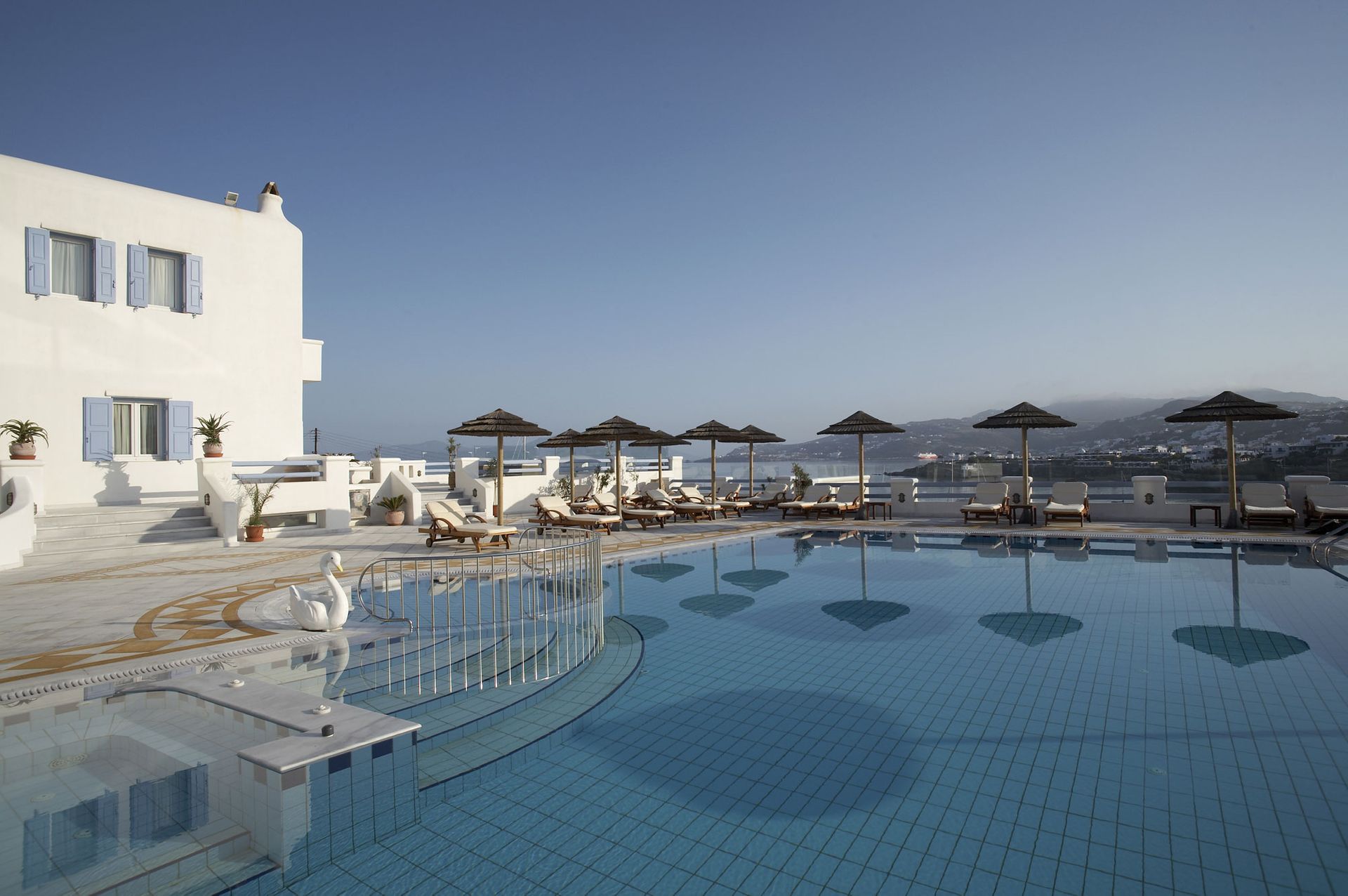 Grand Beach Hotel Mykonos 4 * Grand Beach Hotel Mykonos 4 *