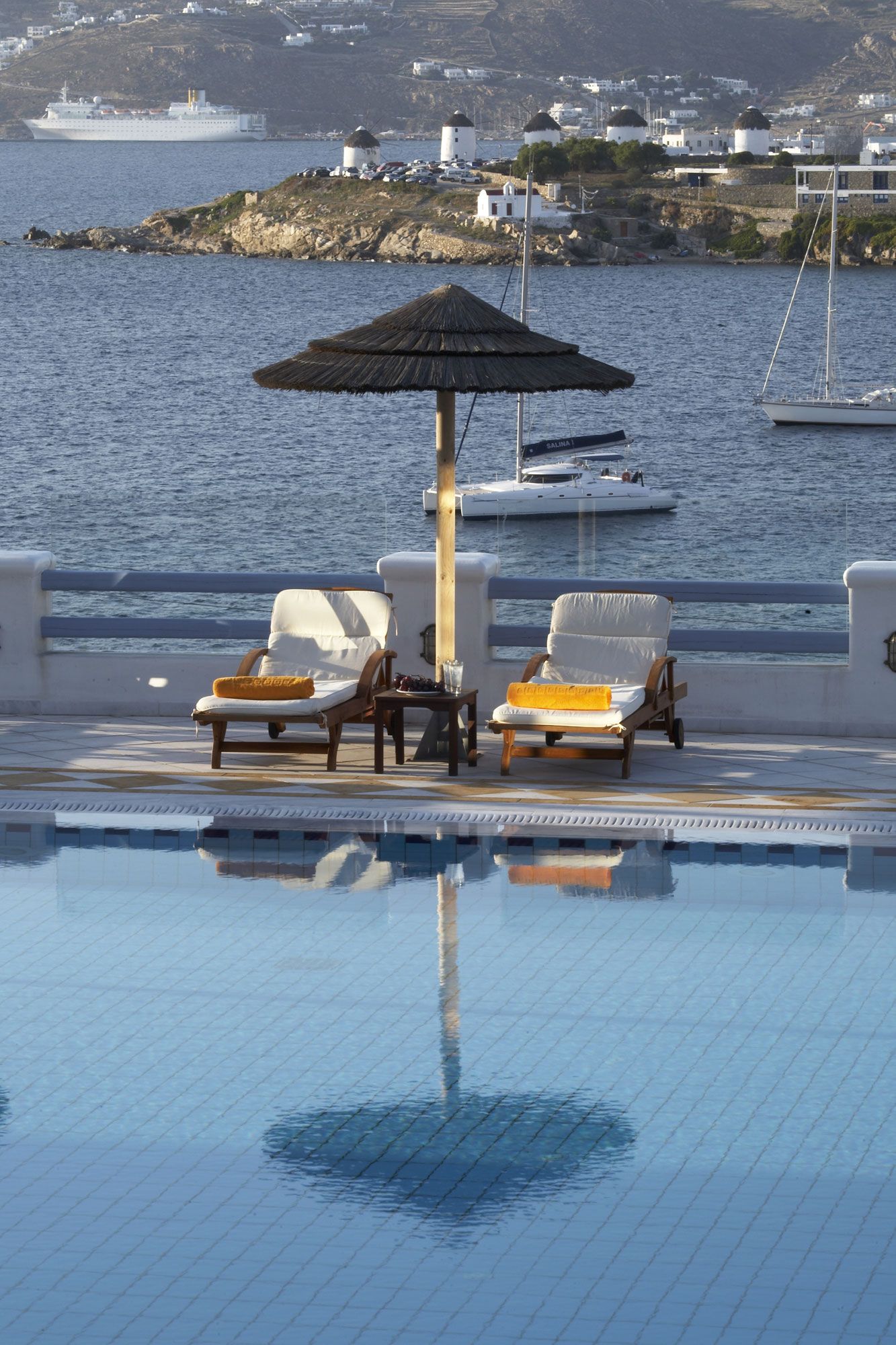 Grand Beach Hotel Mykonos 4 * Grand Beach Hotel Mykonos 4 *