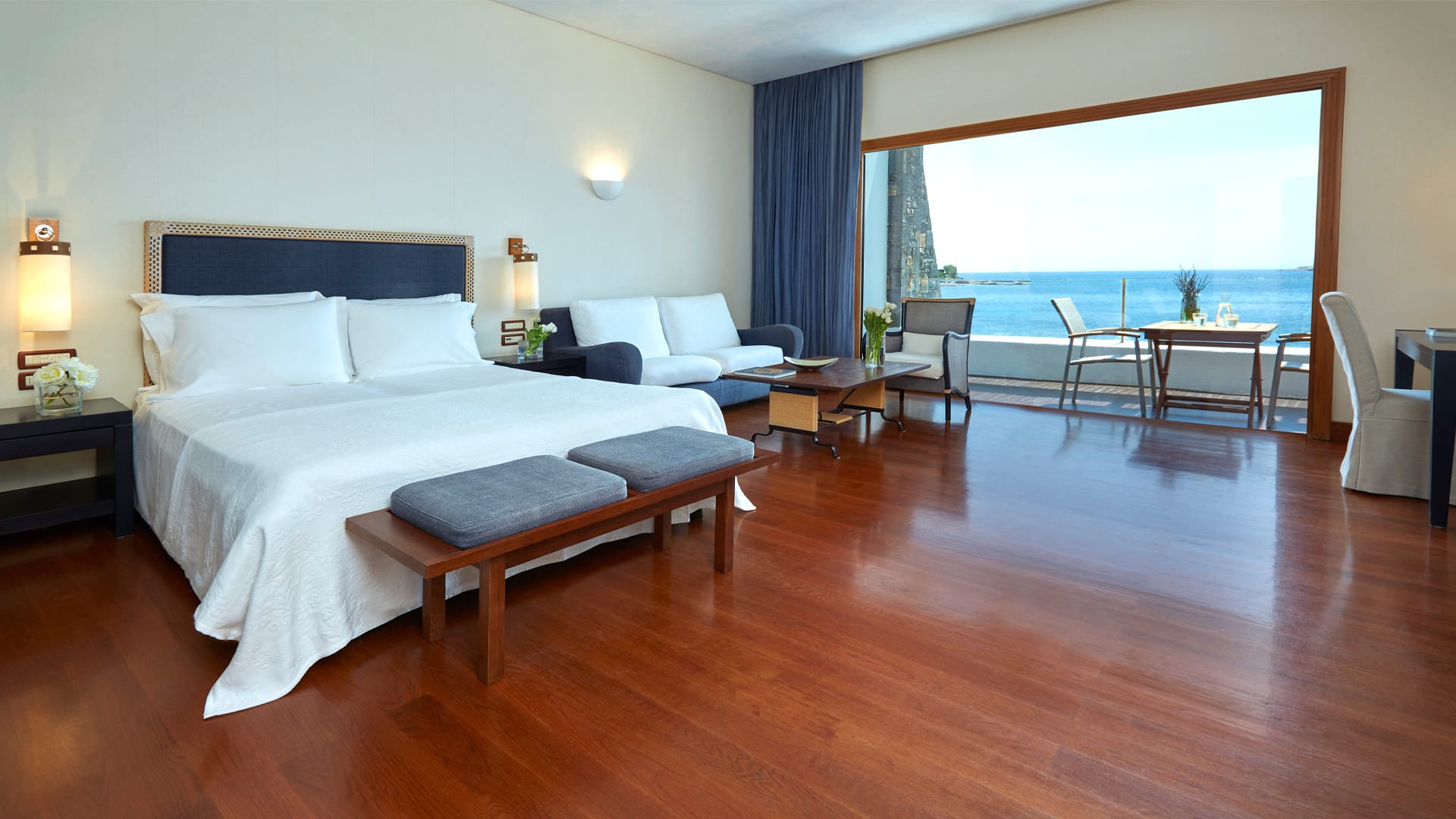 Grand Resort Lagonissi, The Leading Hotels Of The World, Grčka — Waterfront Bungalow
