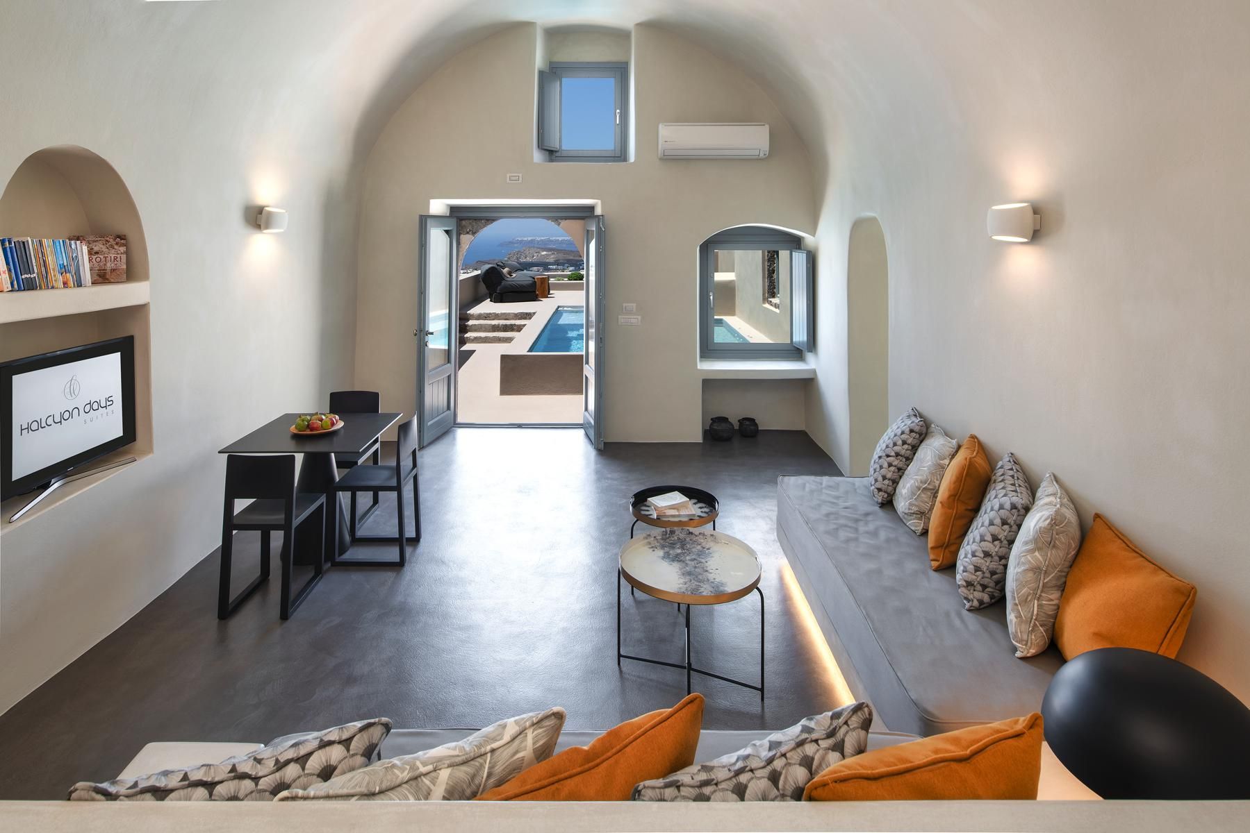 ALKYONE Cave Suite with private pool
