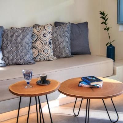 BEYOND Suite with outdoor jacuzzi