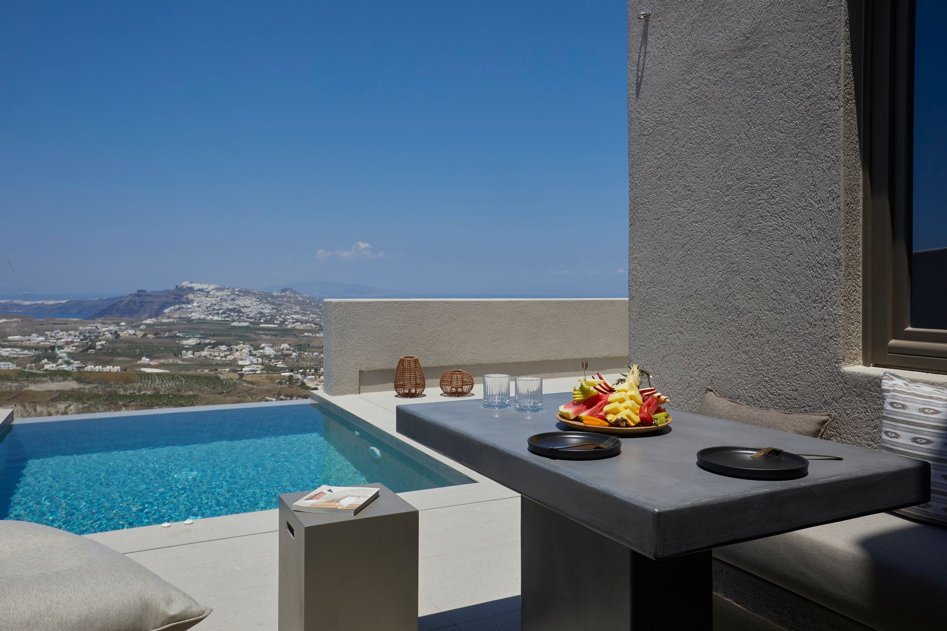 ZENITH Executive Suite with private pool