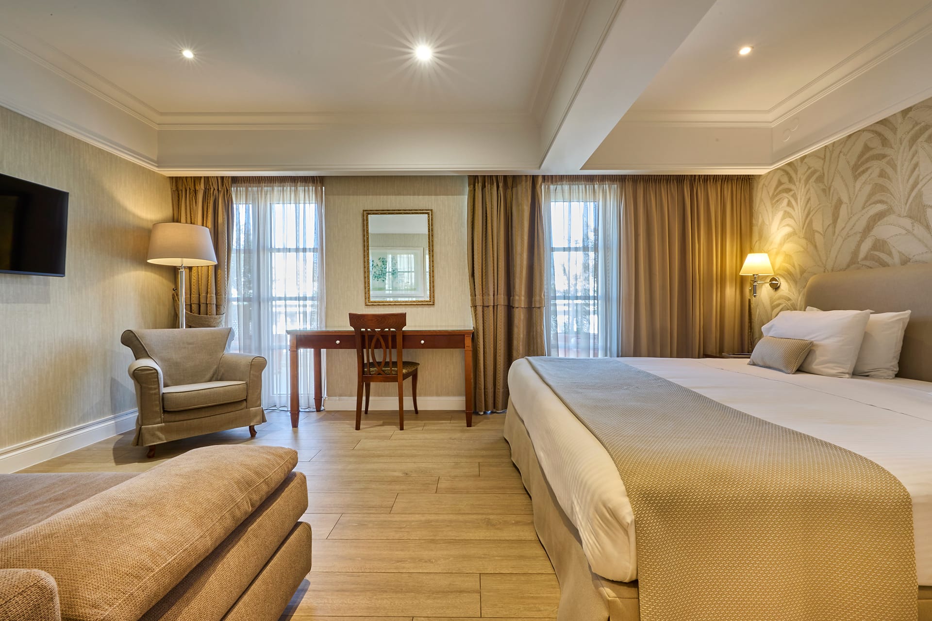 Junior Suite with Acropolis View