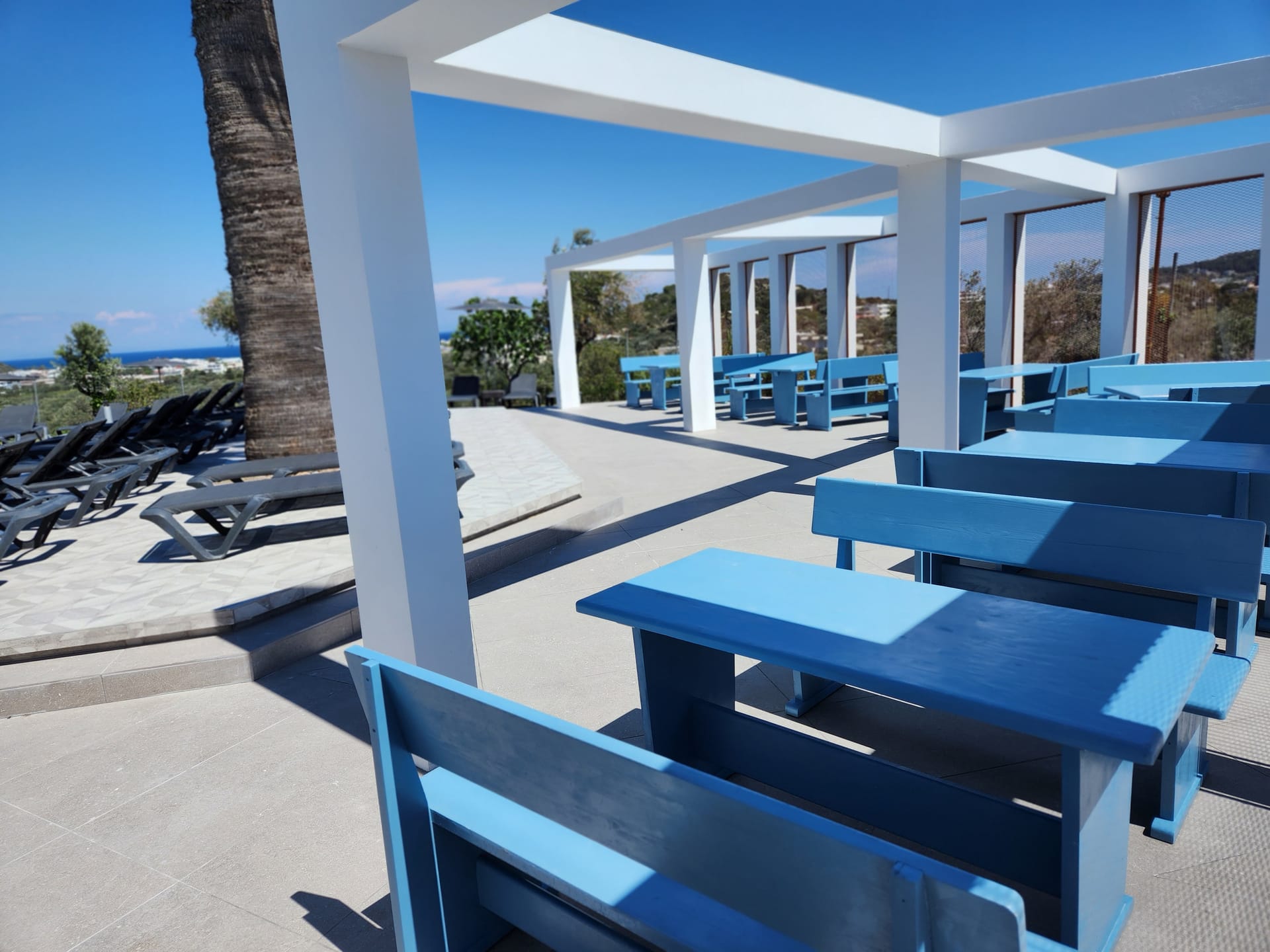 Hillside Studios & Apartments, ,
