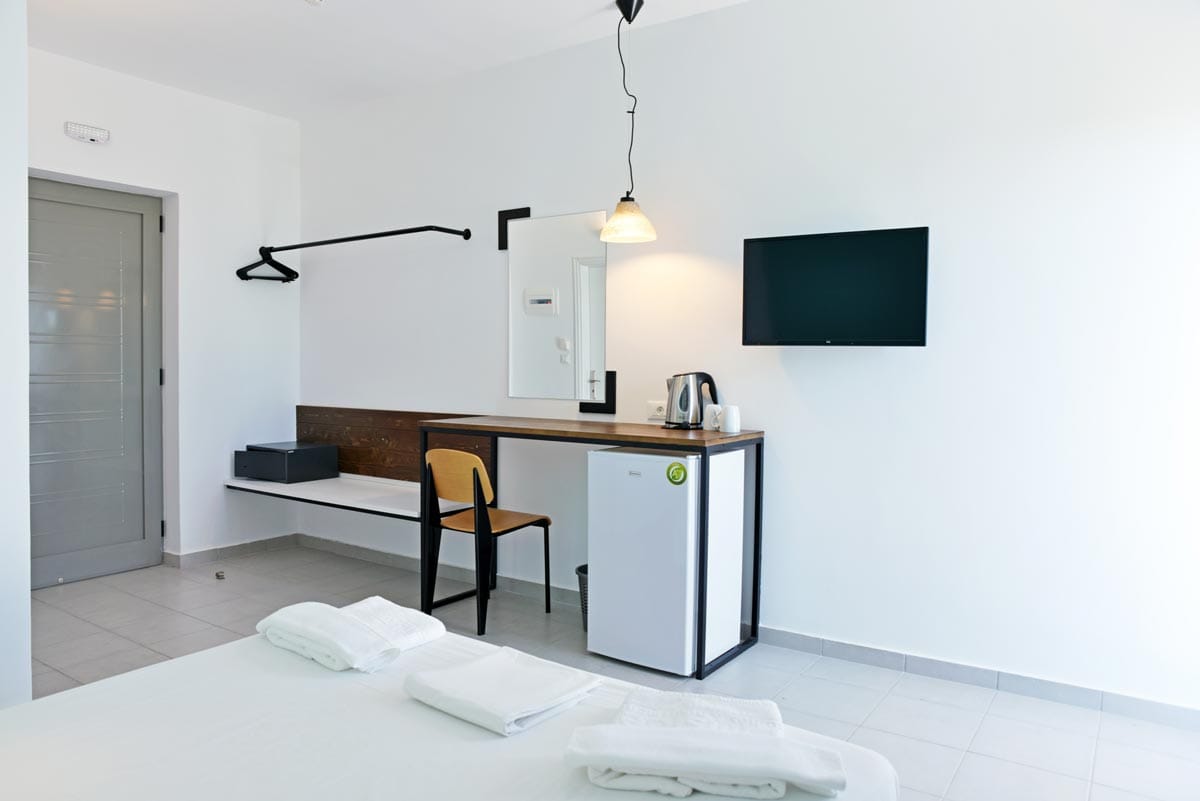 Hillside Studios & Apartments, ,