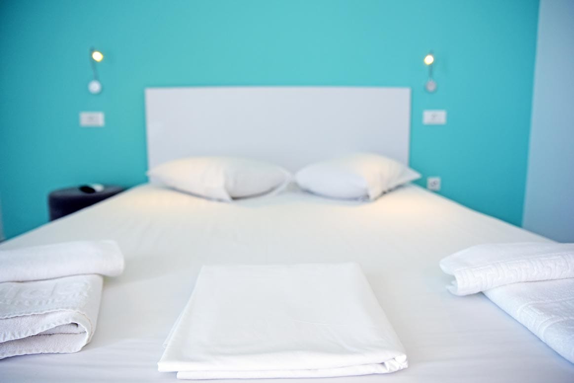 Hillside Studios & Apartments, ,