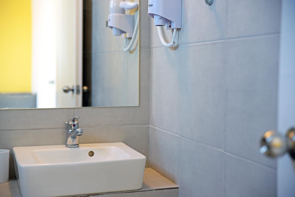 Hillside Studios & Apartments, ,